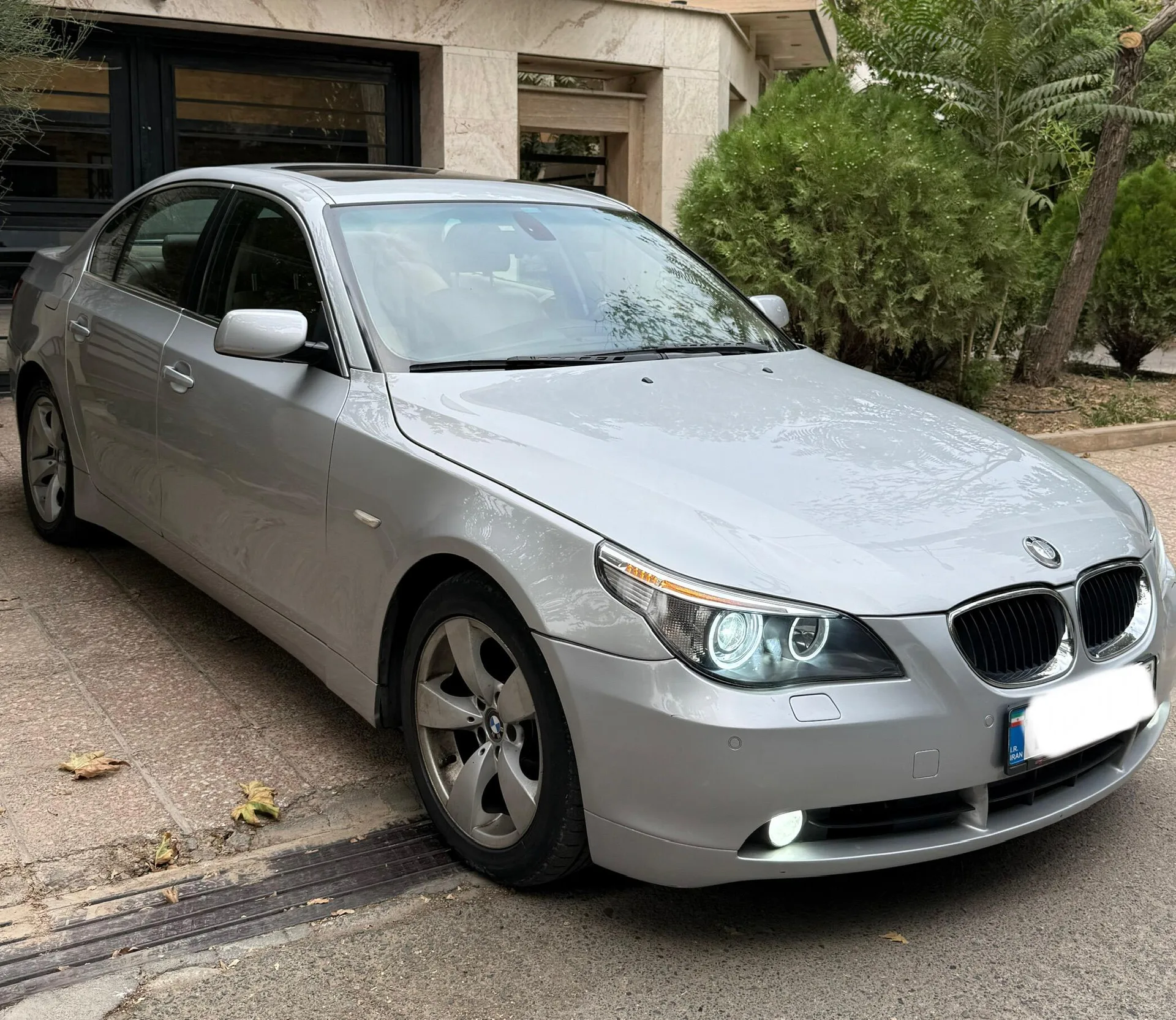 ب ام و  سری 5 سدان 2