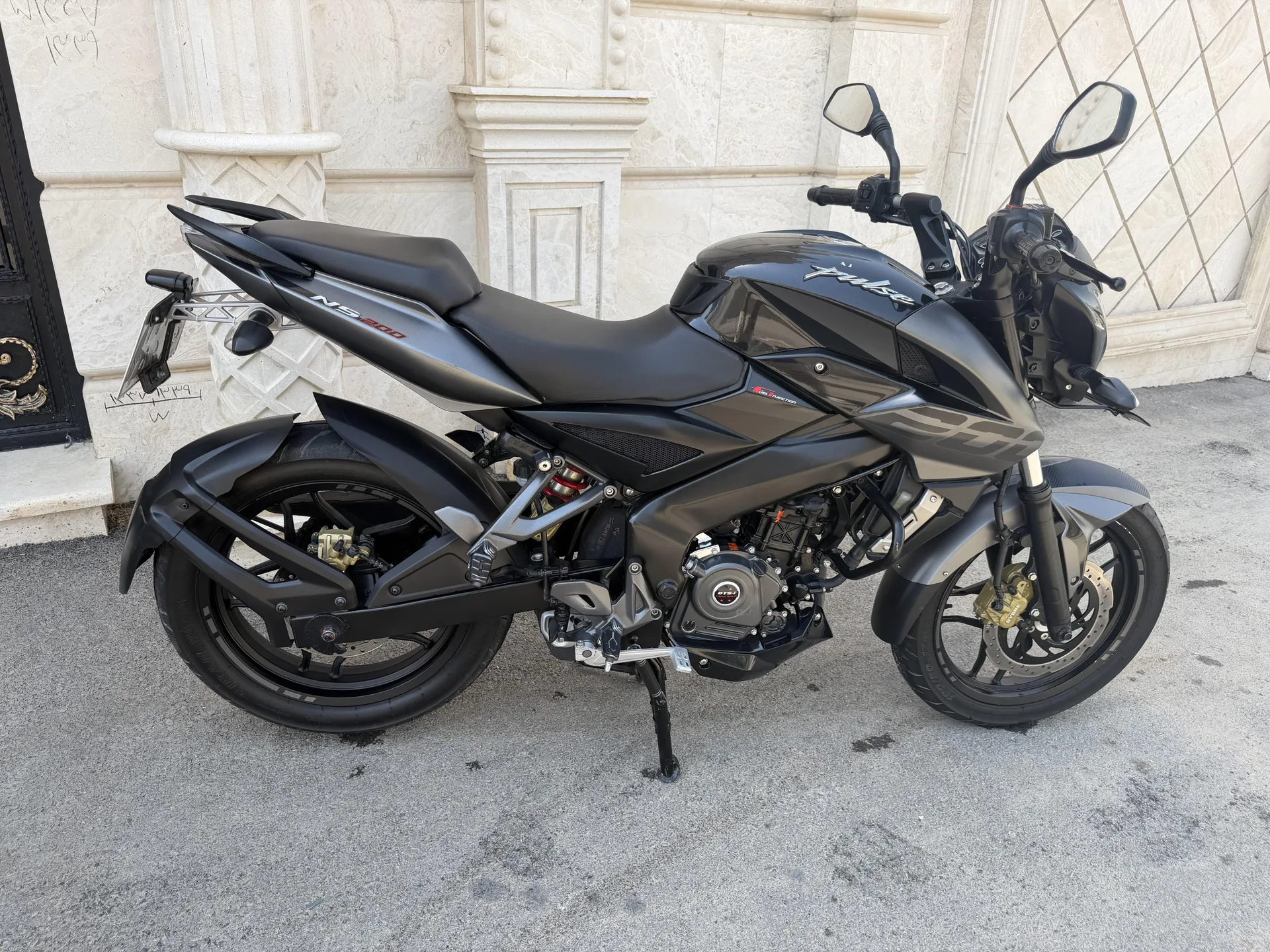 باجاج پالس 200NS