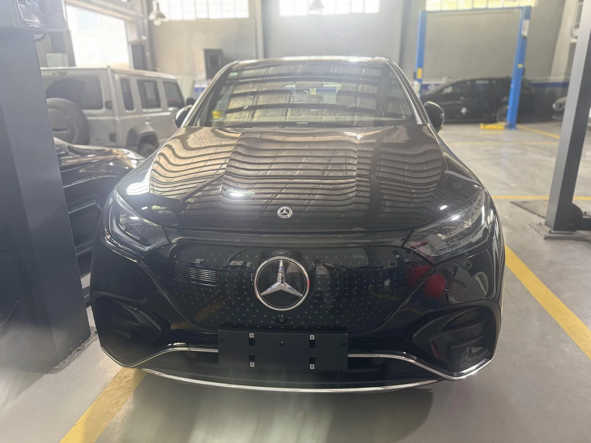 بنز  EQE SUV 3