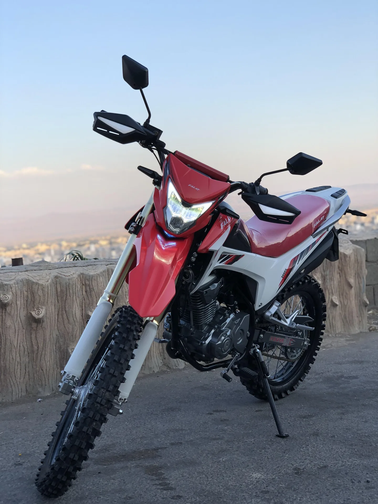 جهان همتا فلات CRF200