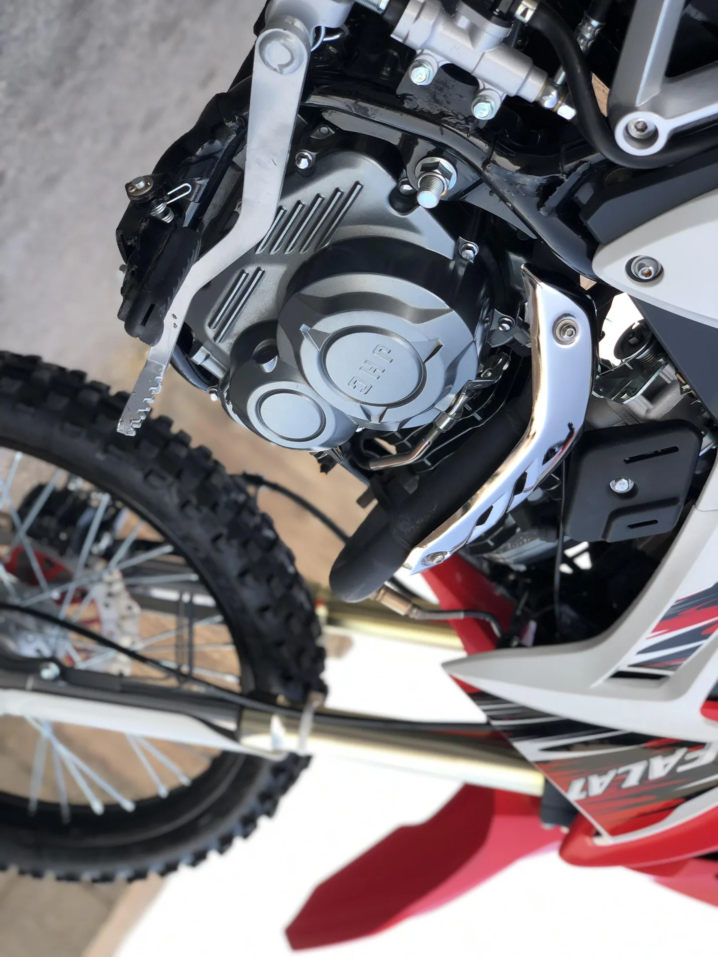 جهان همتا  فلات CRF200 3