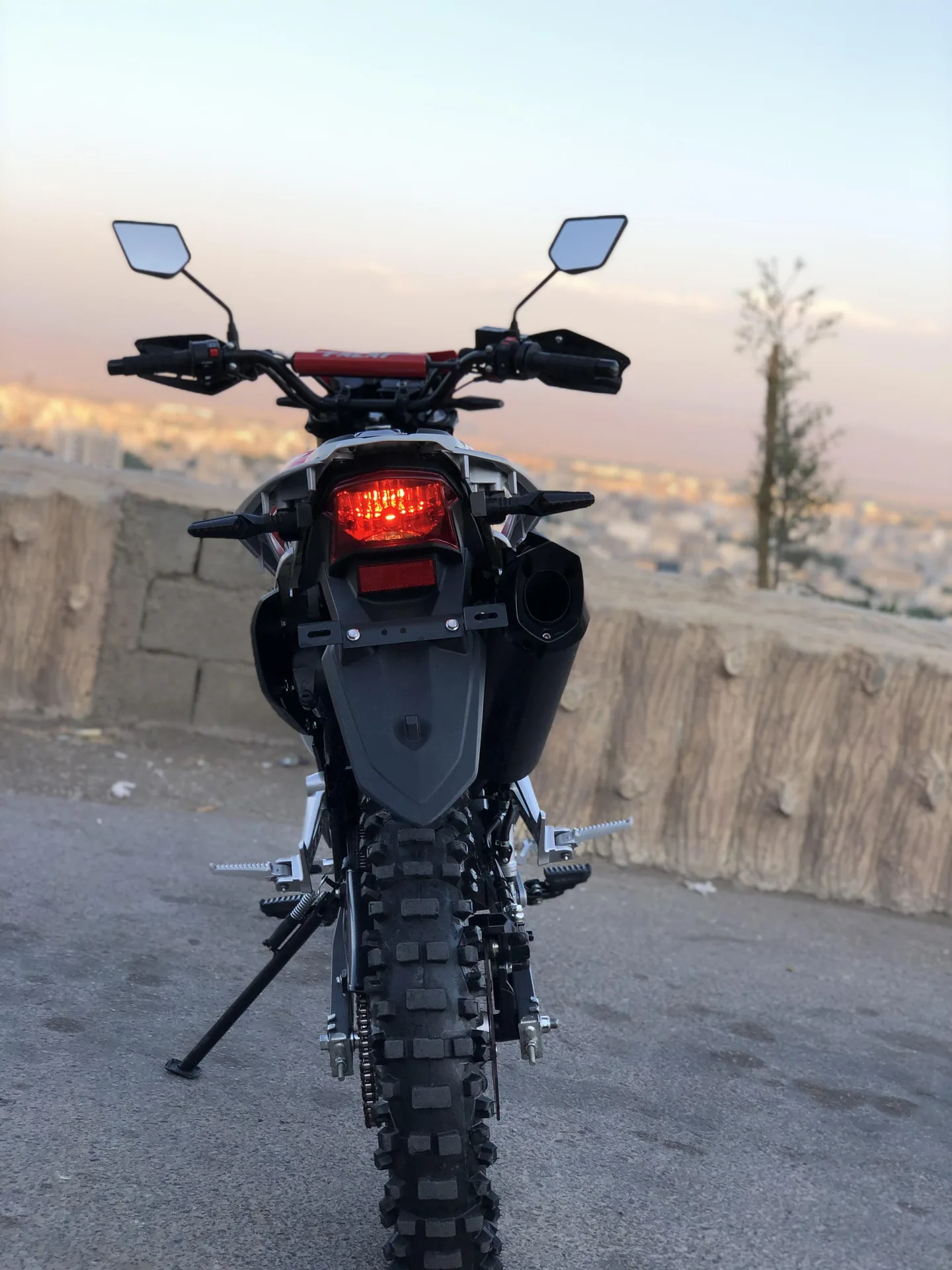 جهان همتا  فلات CRF200 4