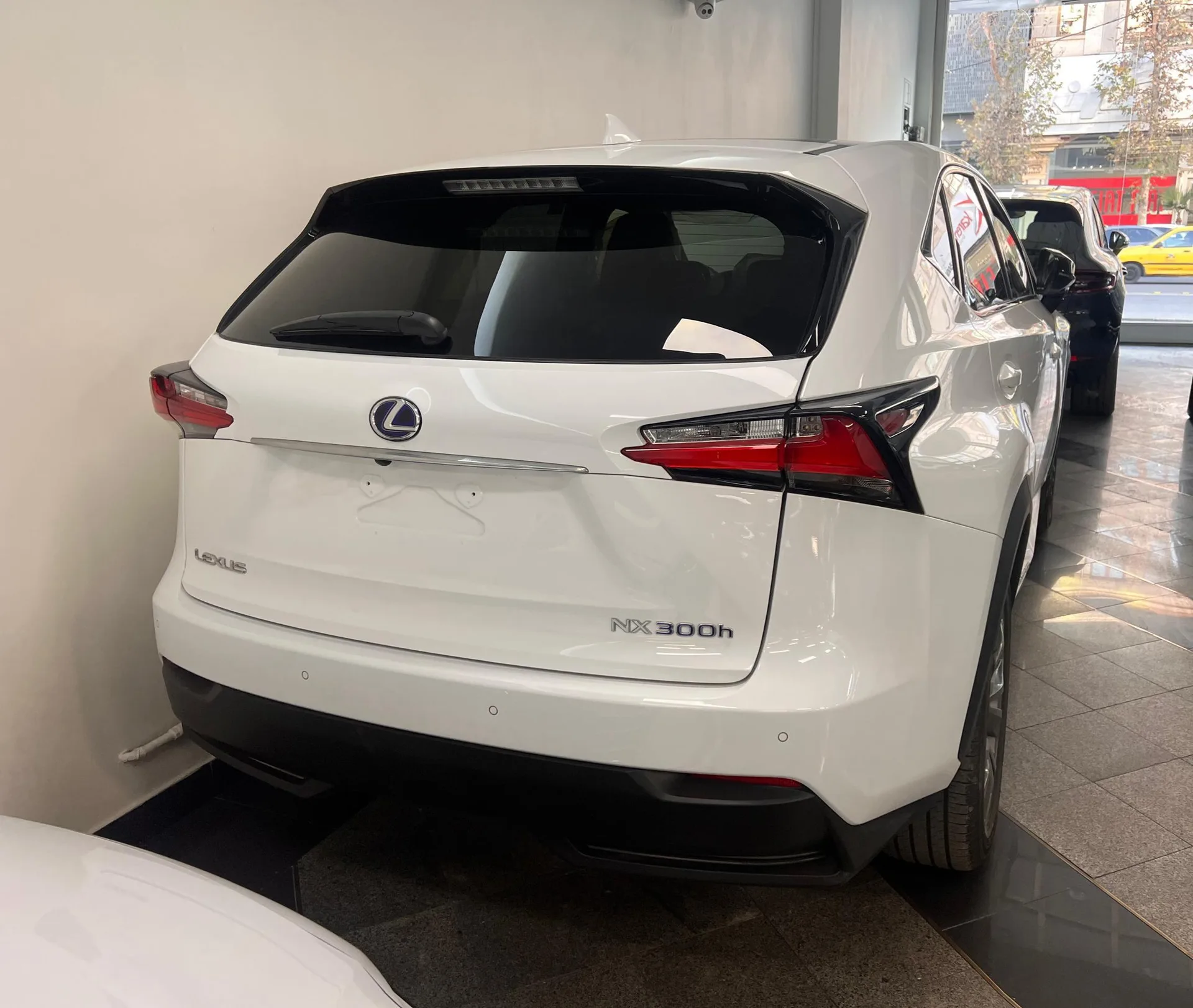 لکسوس  NX هیبرید 4