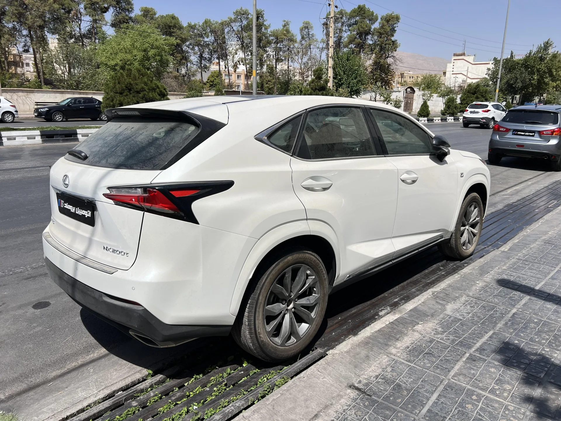 لکسوس  NX 4