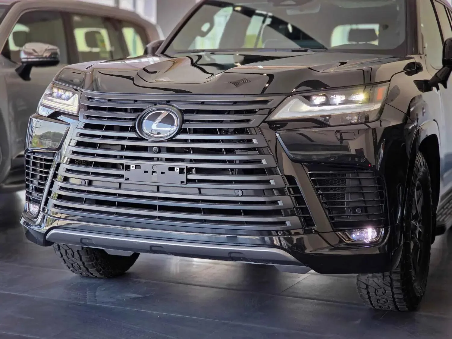 لکسوس  LX 5