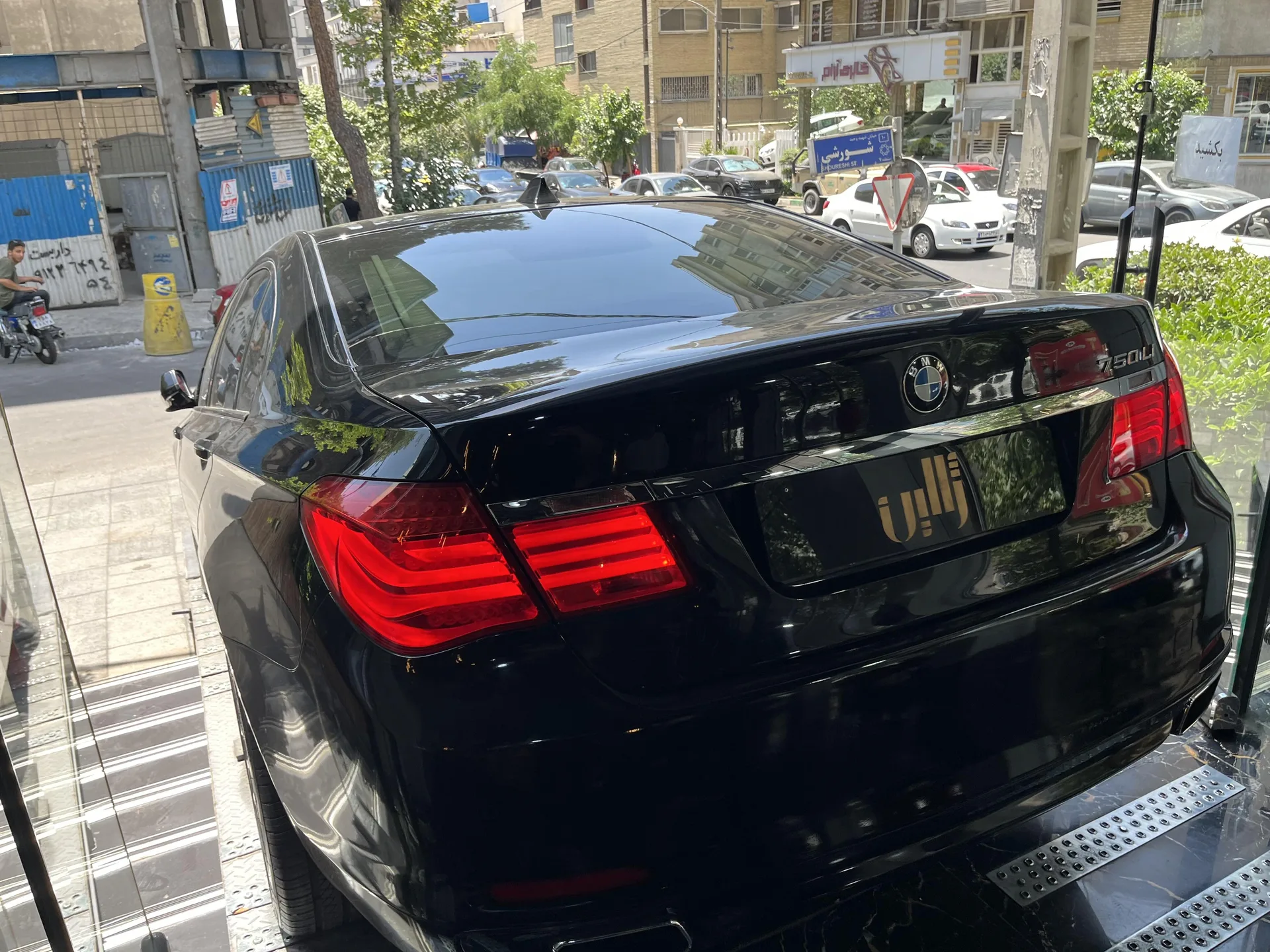 ب ام و  سری 7 4