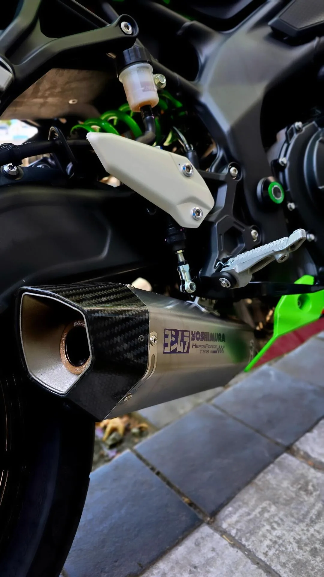 کاوازاکی  نینجا ZX-25RR 2