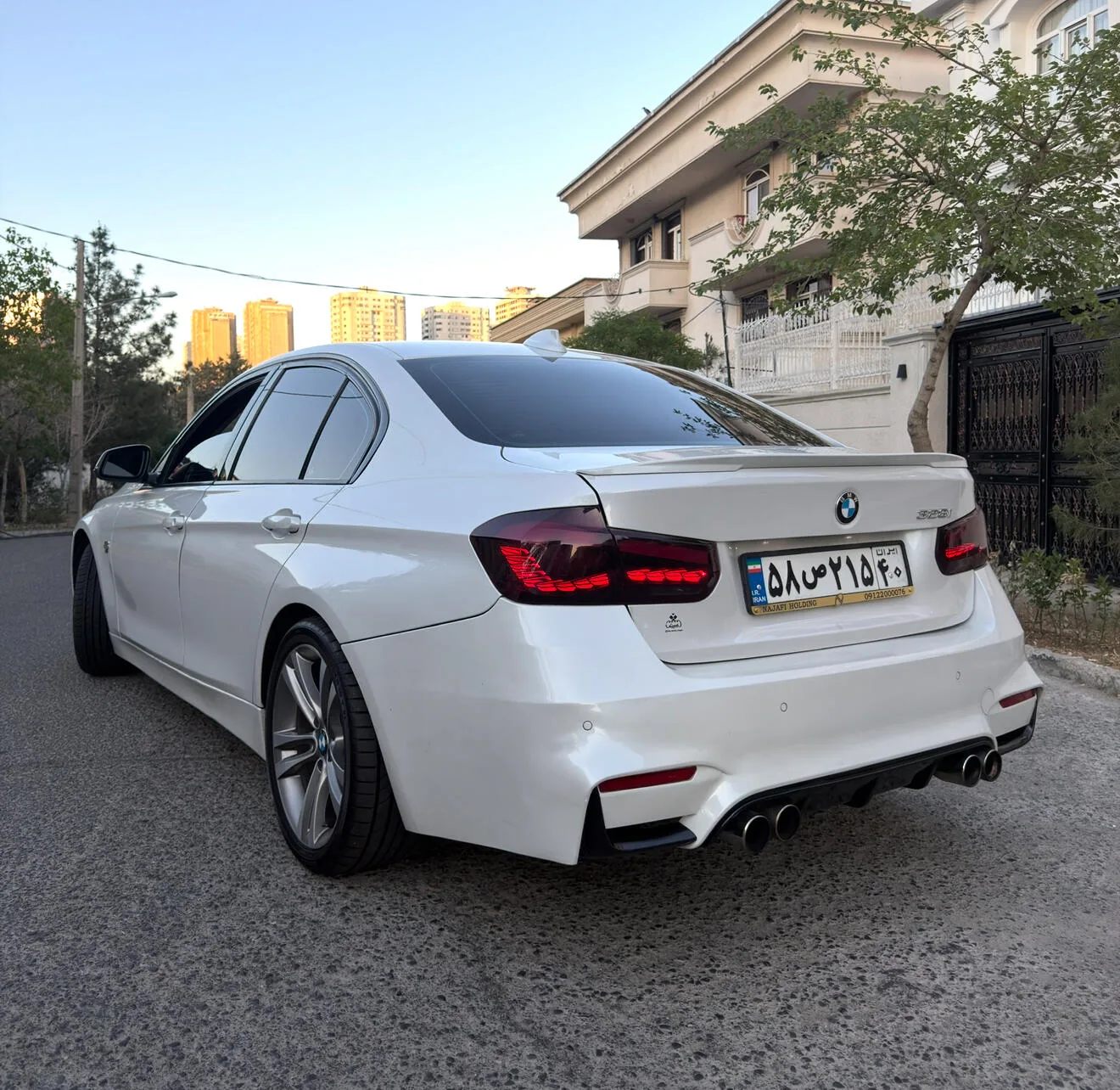 ب ام و  سری 3 سدان 2