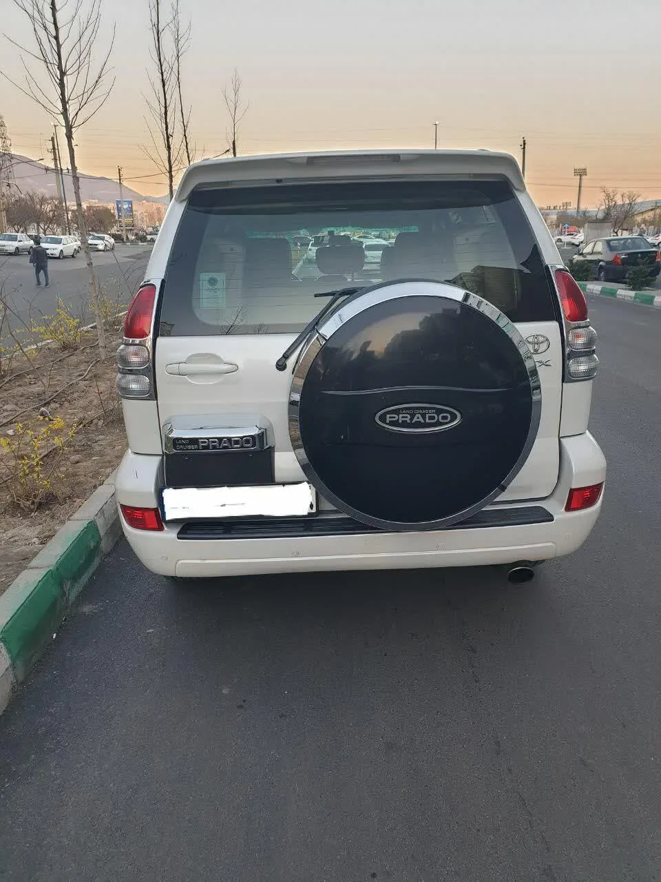 تویوتا  پرادو  چهار در 2