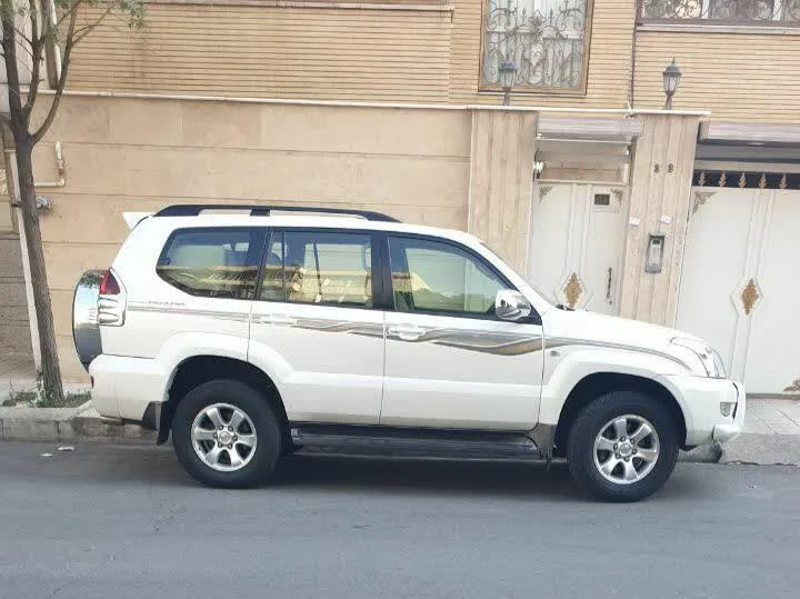 تویوتا  پرادو  چهار در 4