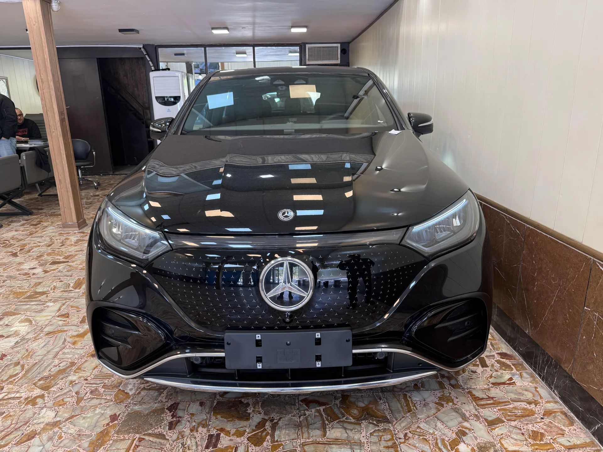 بنز  EQE SUV 2