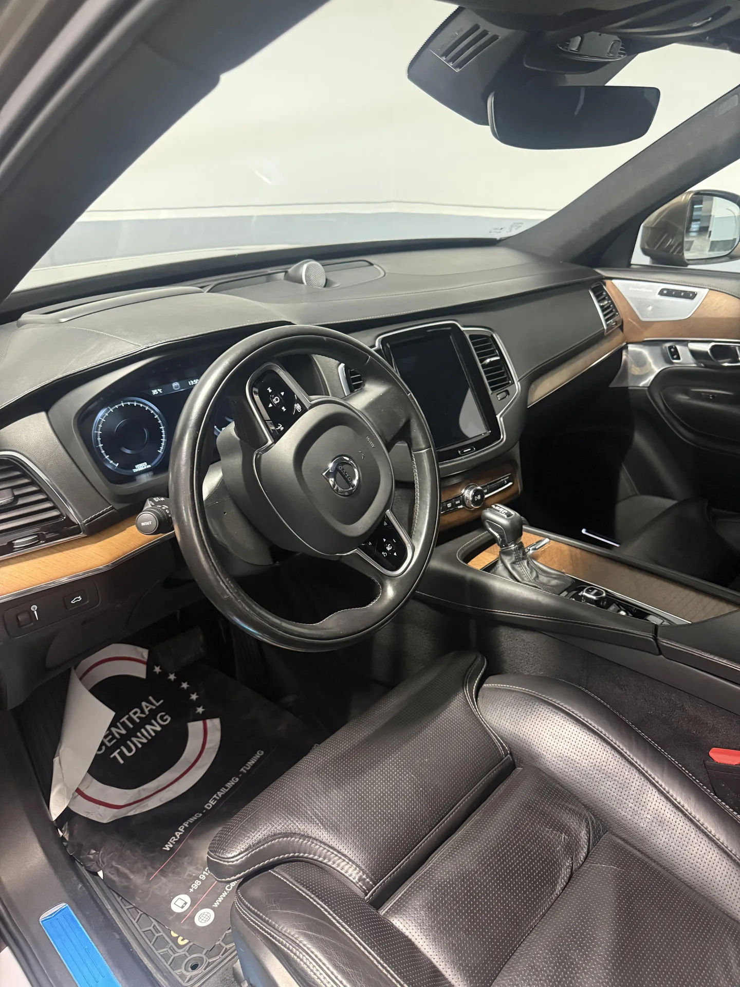 ولوو  XC90 4