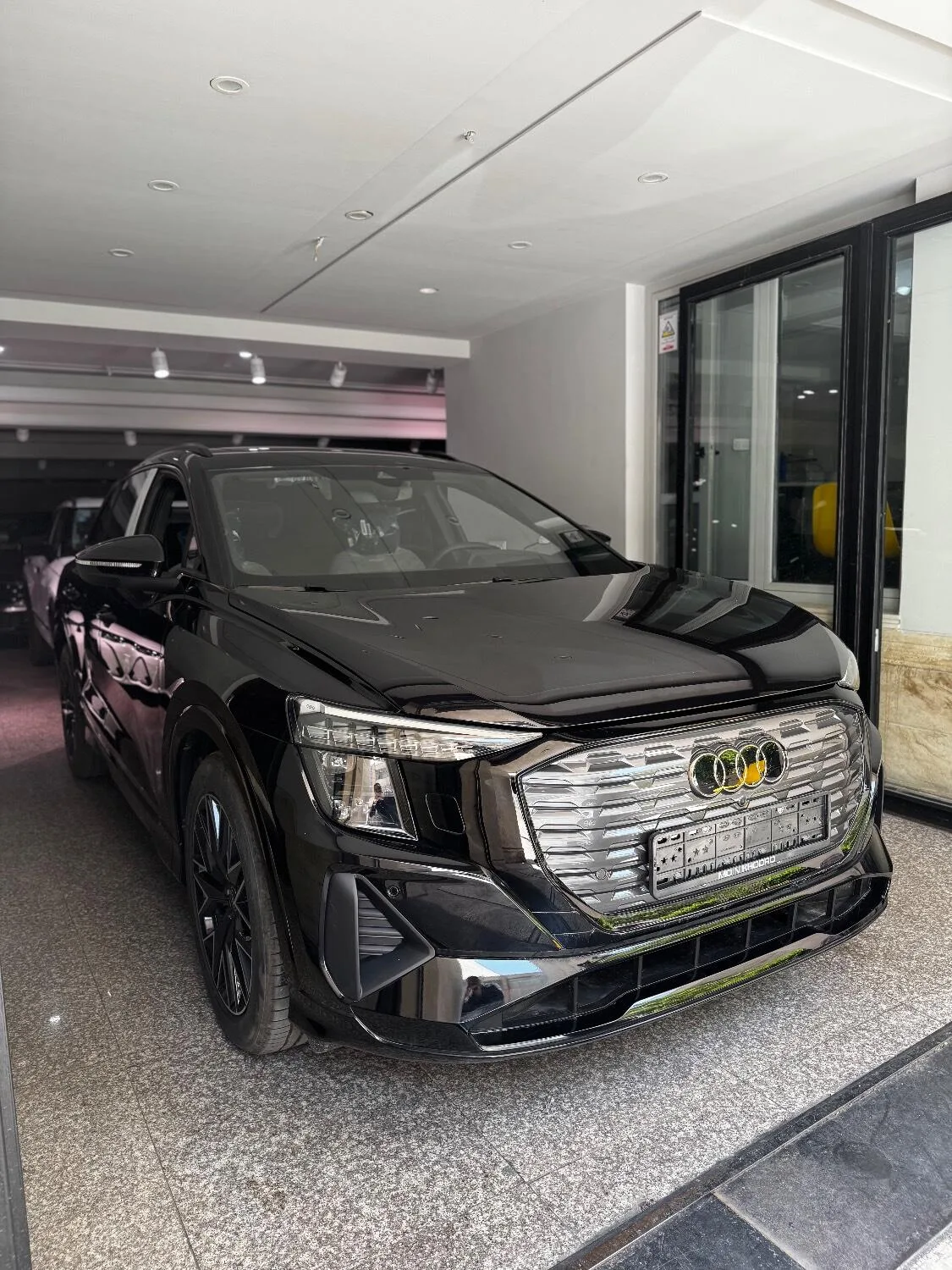 آئودی  Q5 e-tron 2
