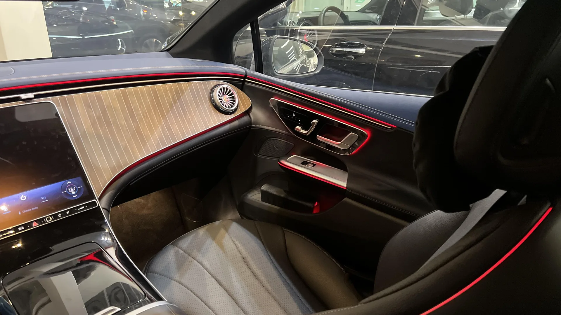 بنز  EQE Sedan 8