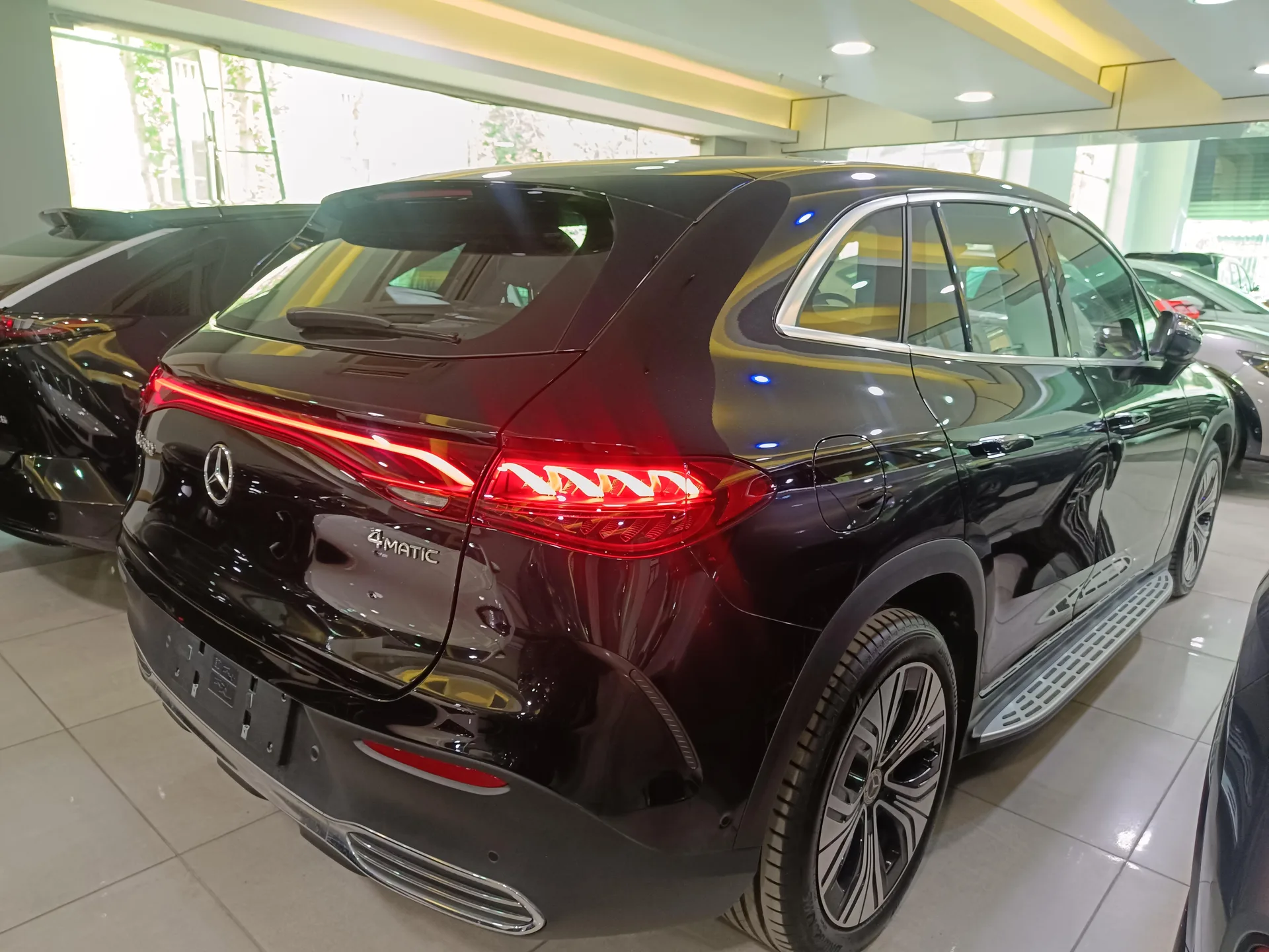 بنز  EQE SUV 2