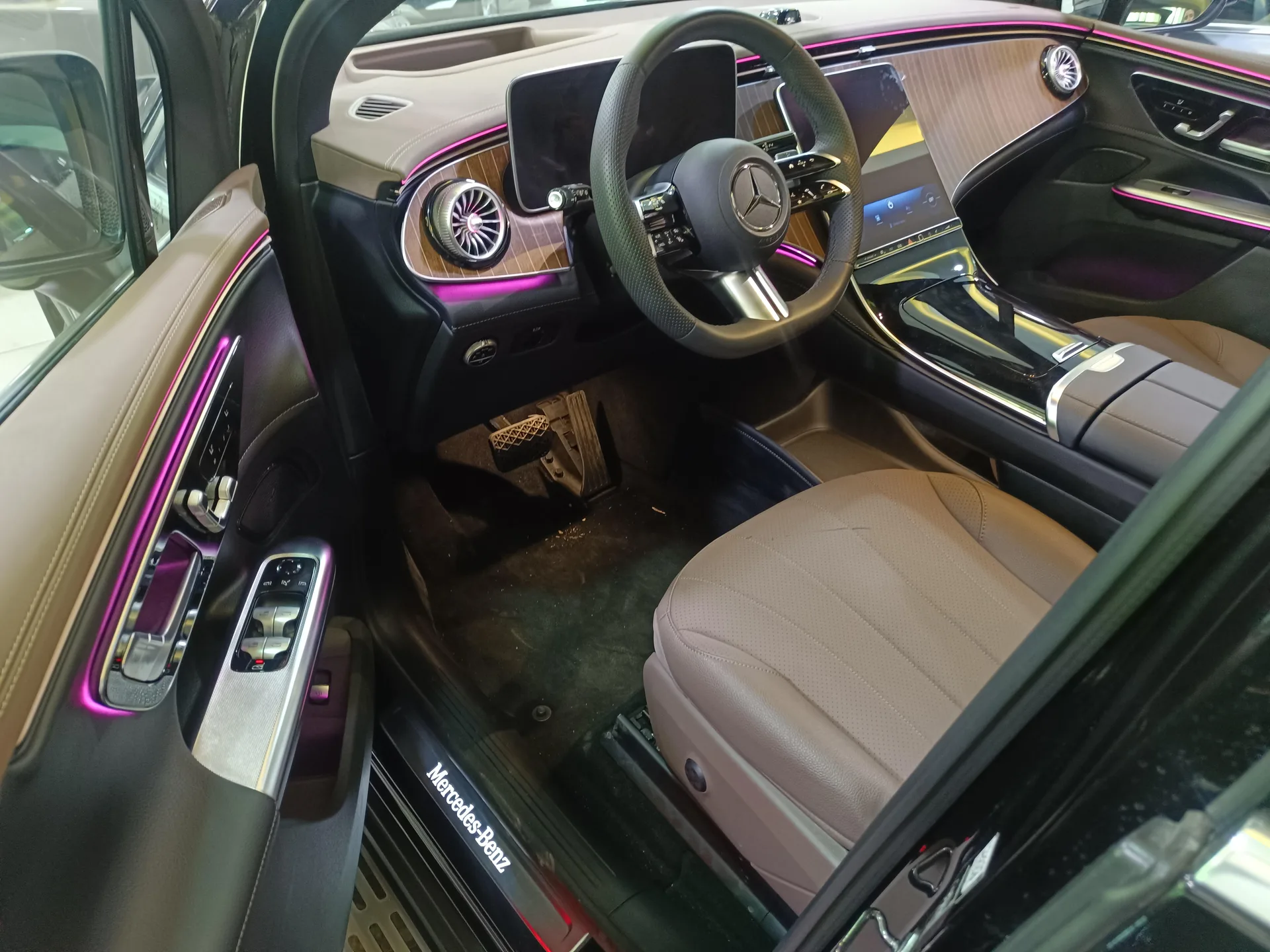 بنز  EQE SUV 8