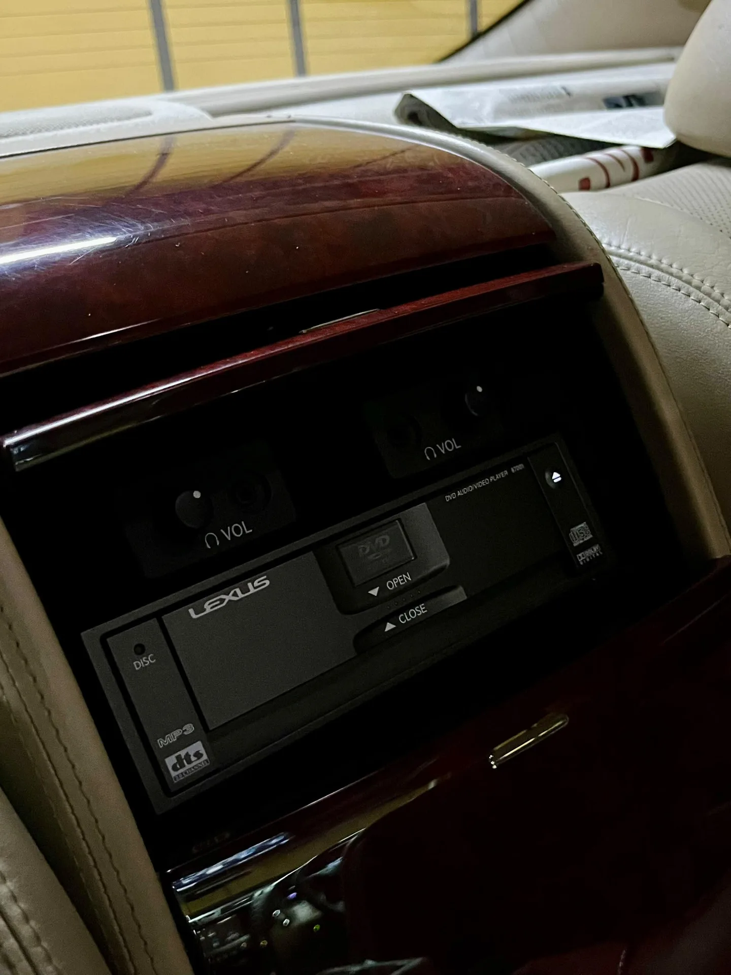 لکسوس  LS 14