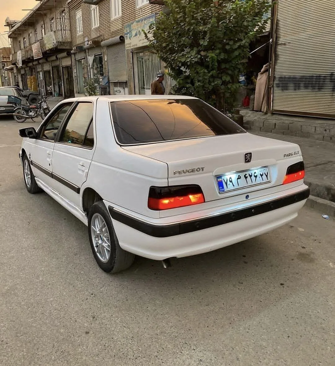 پژو  پارس 4