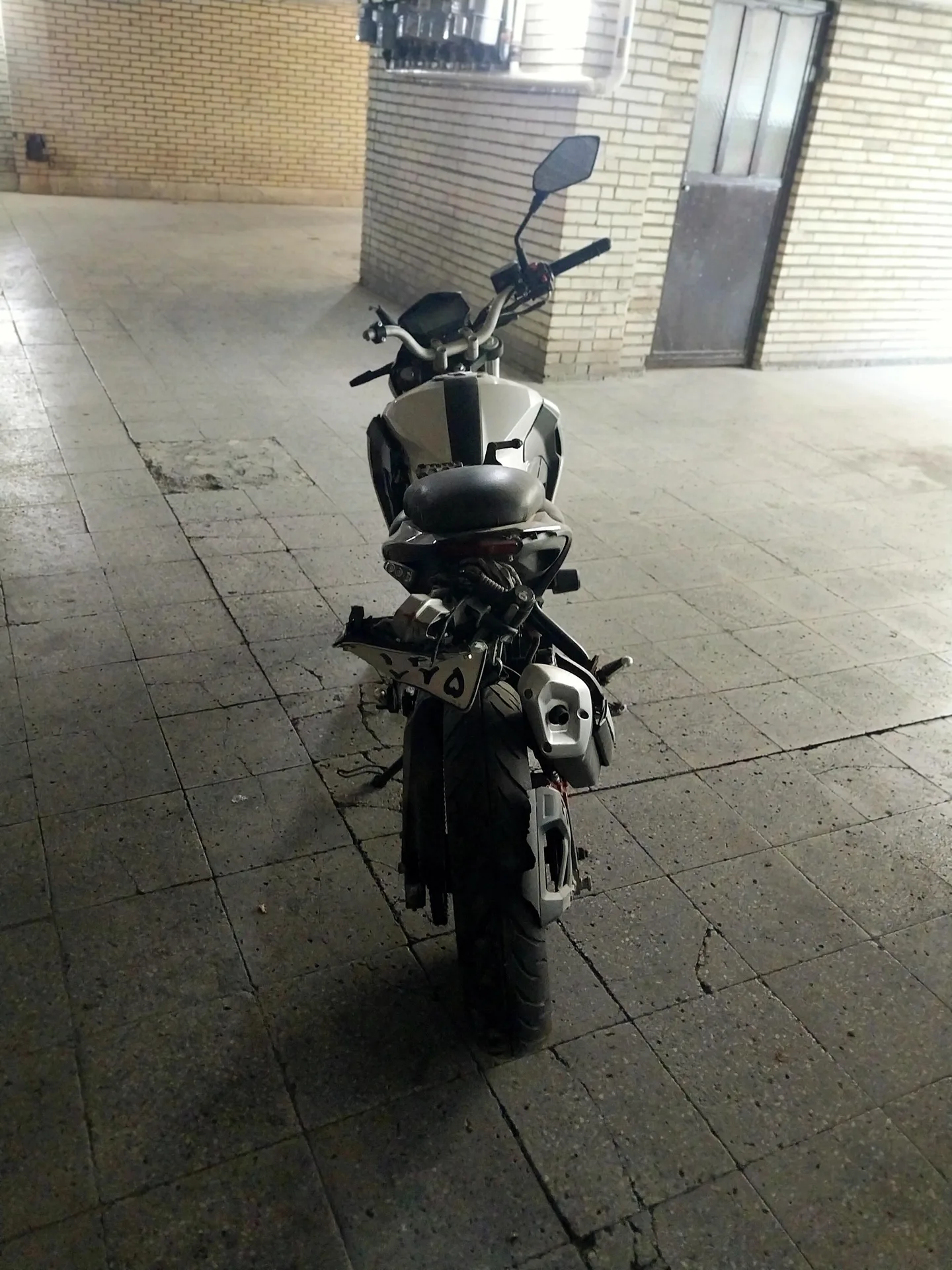 بنلی  TNT 180S 2