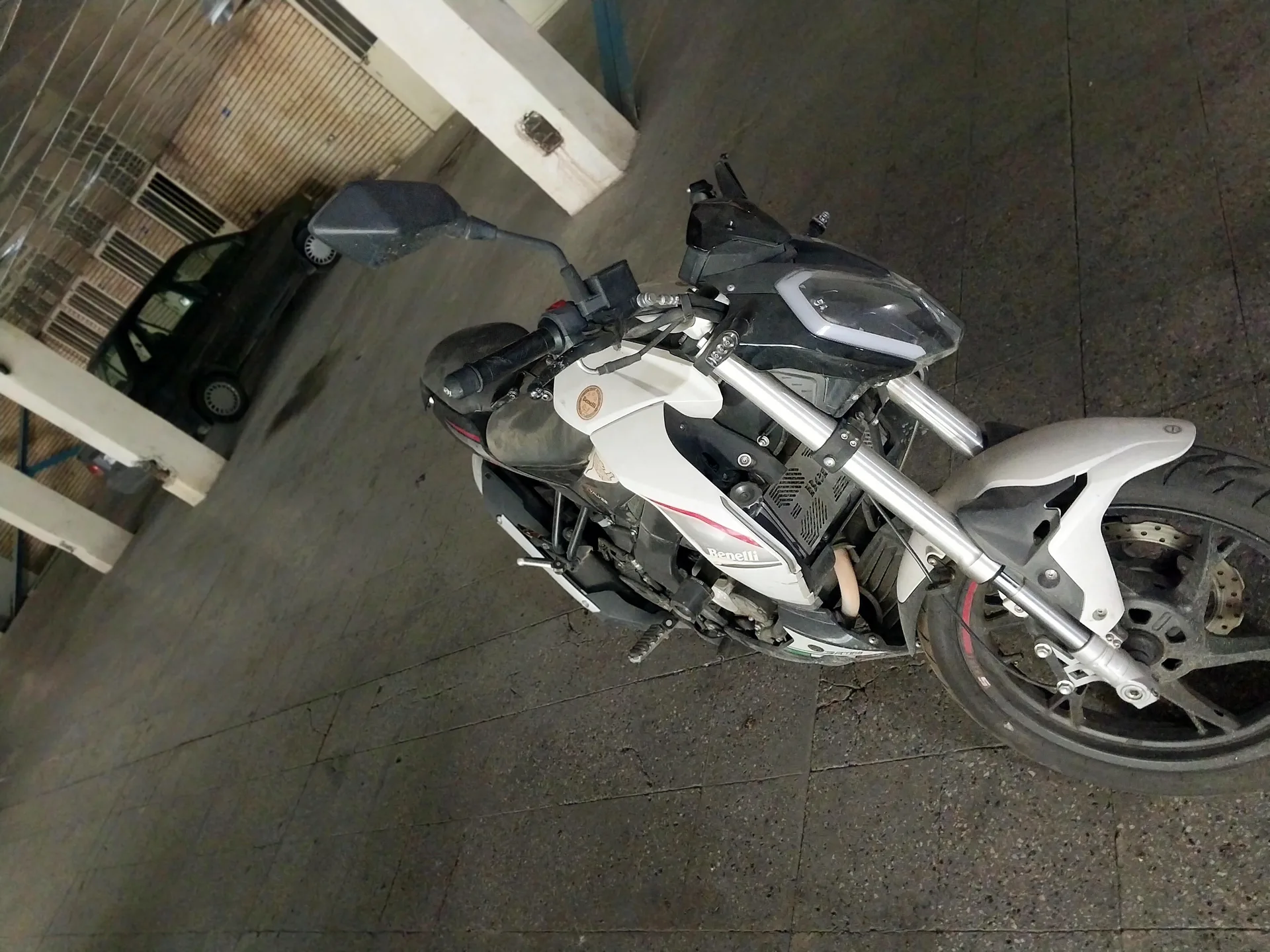 بنلی  TNT 180S 3