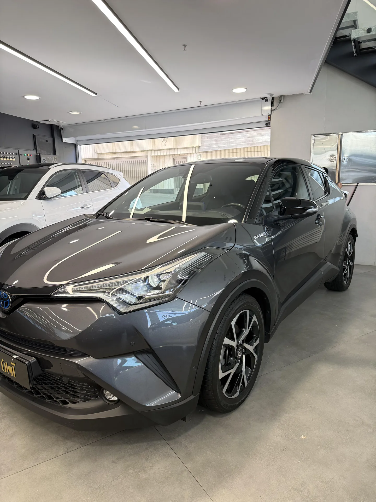 تویوتا  C-HR هیبرید 3