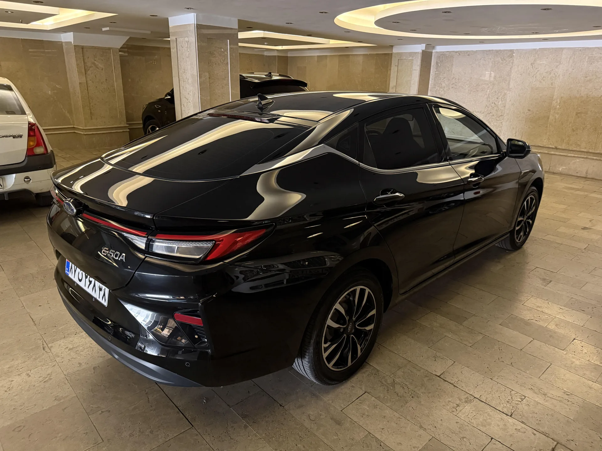کی ام سی  eJ7 2