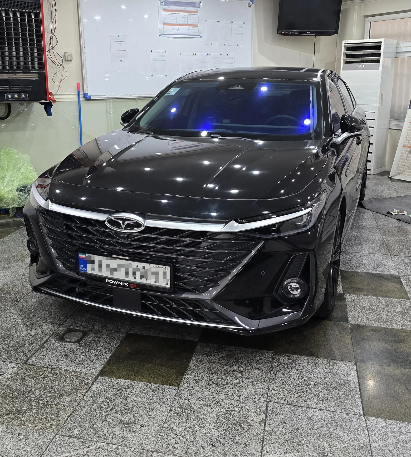 فونیکس آریزو 8 (Z8)