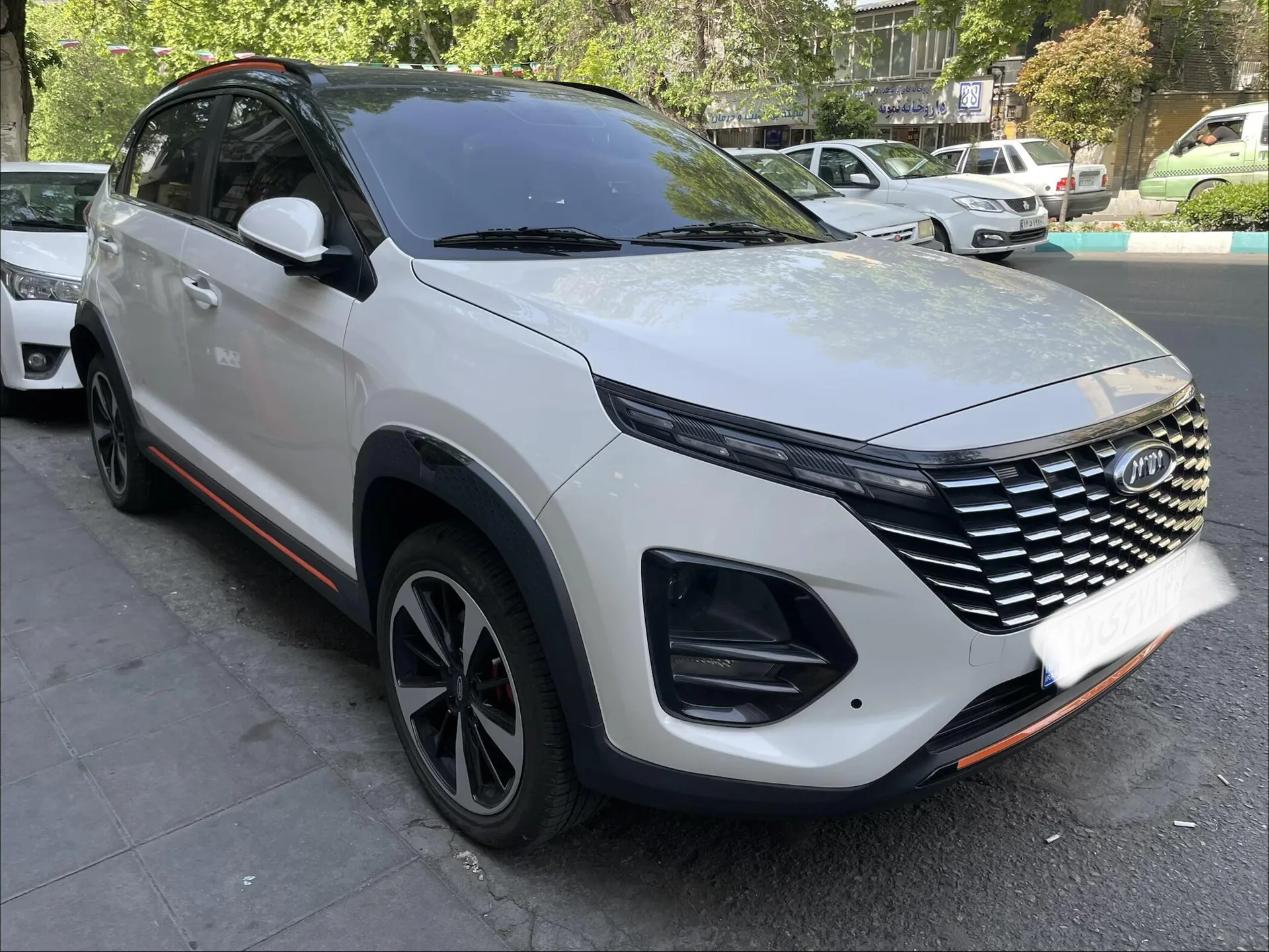 ام وی ام X33 کراس