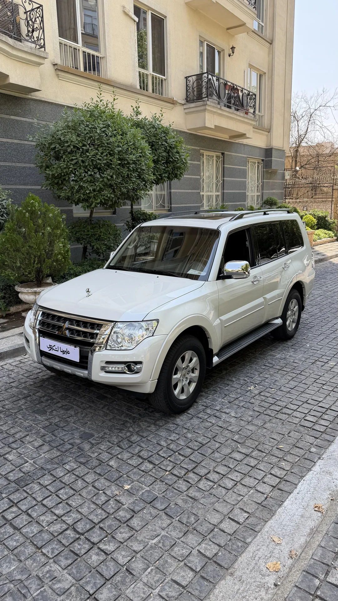 میتسوبیشی پاجرو چهار در