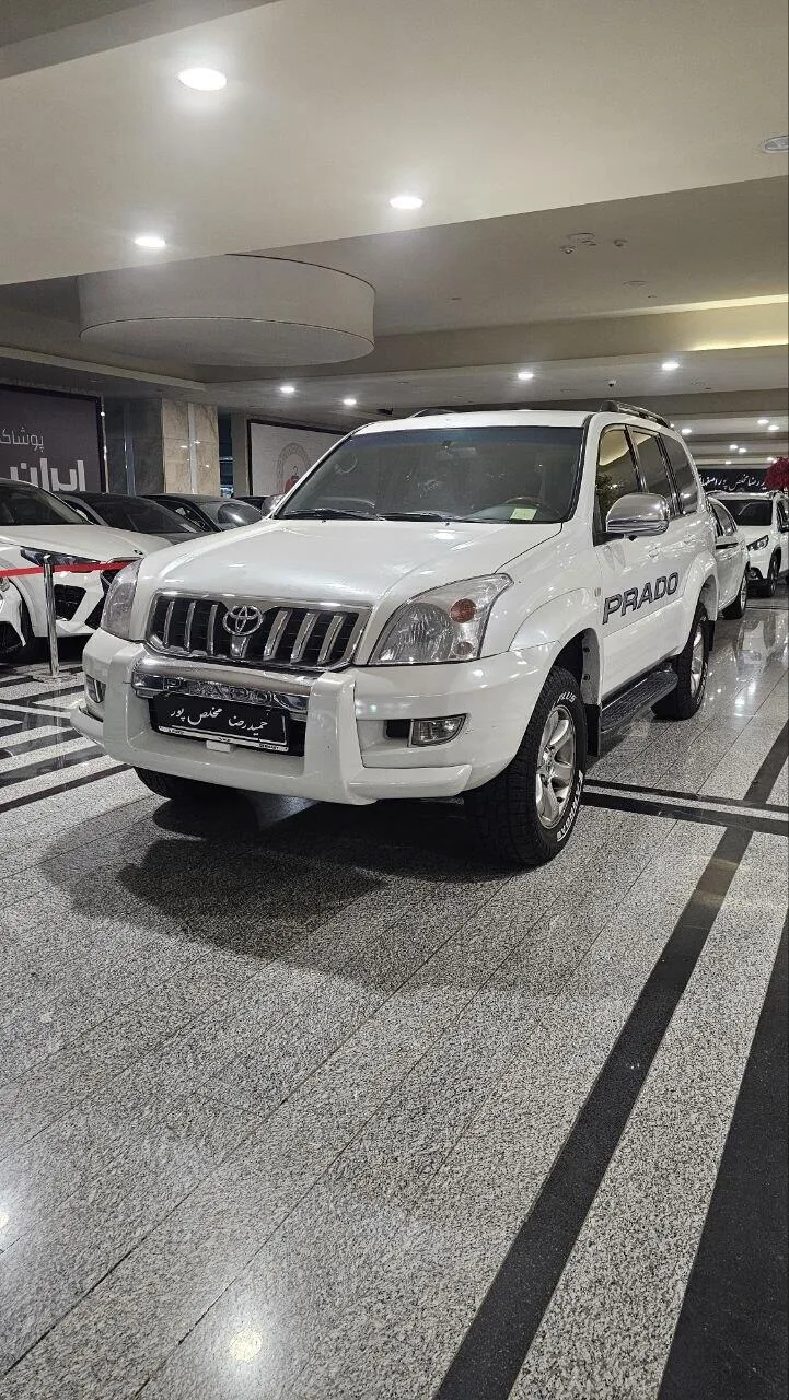 تویوتا پرادو چهار در