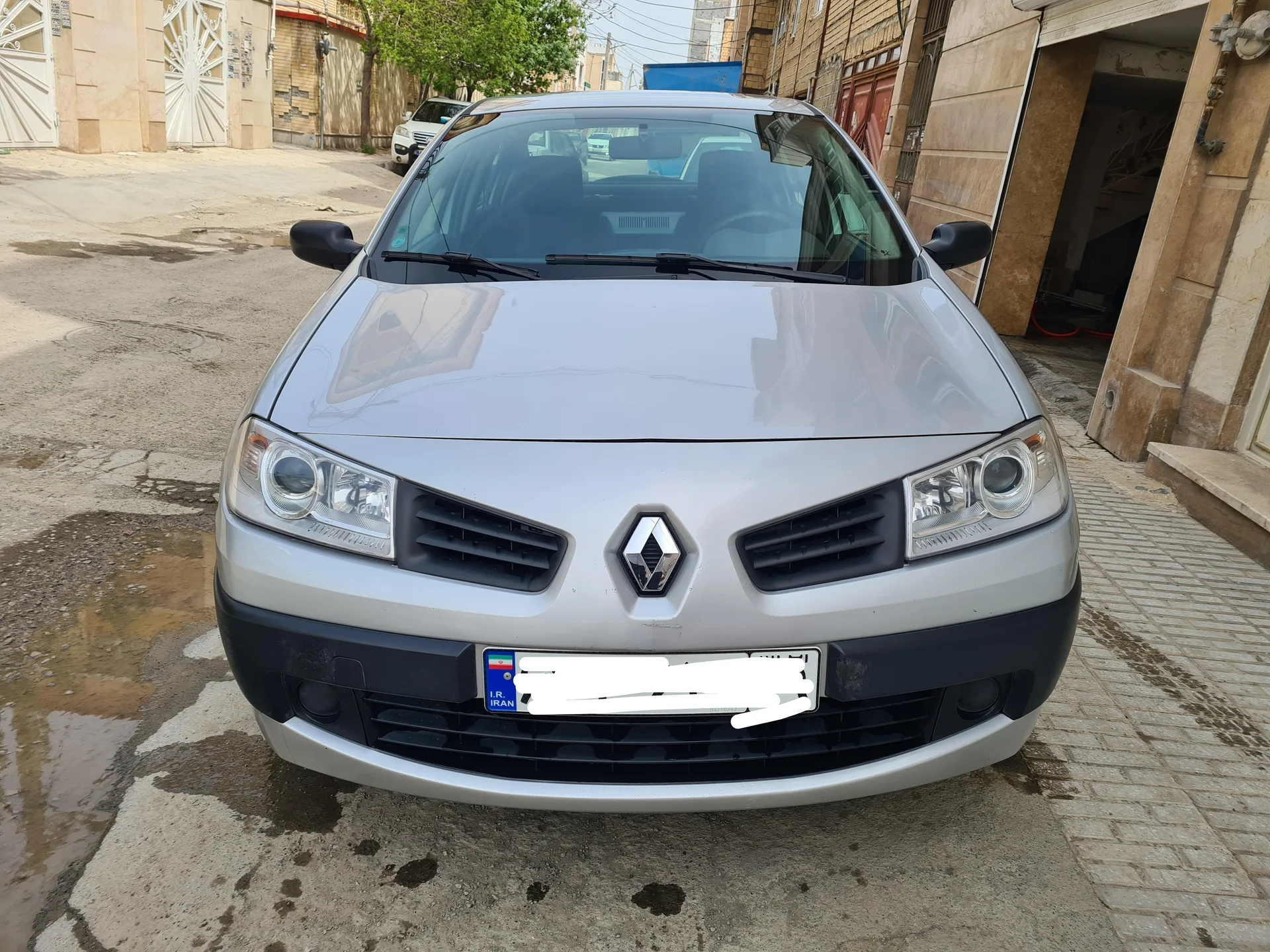 رنو مگان (مونتاژ)
