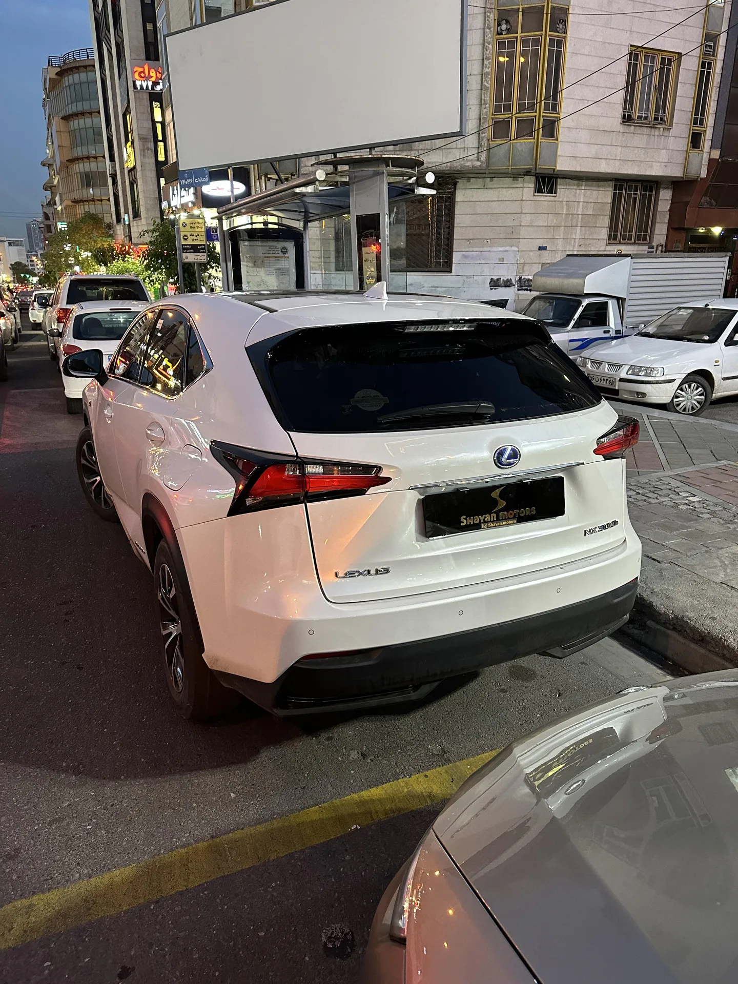لکسوس  NX هیبرید 4
