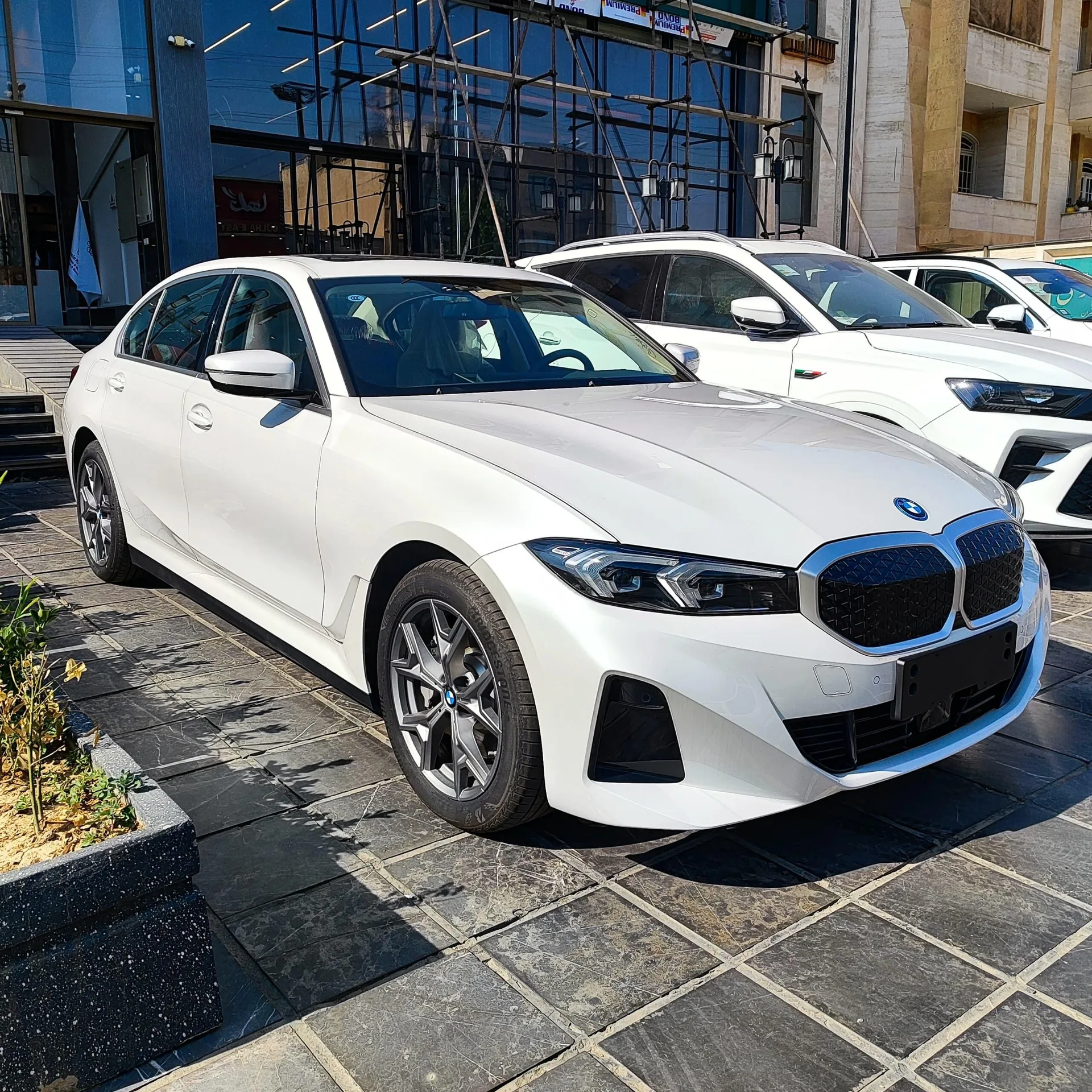 ب ام و i3
