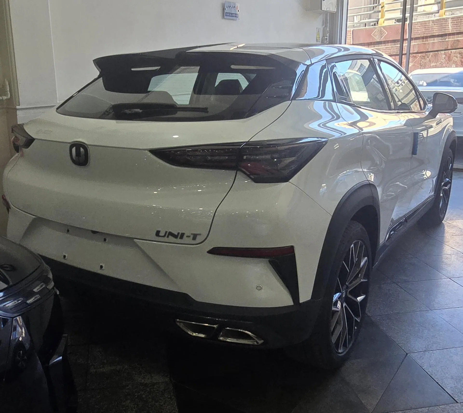 چانگان  UNI-T 4