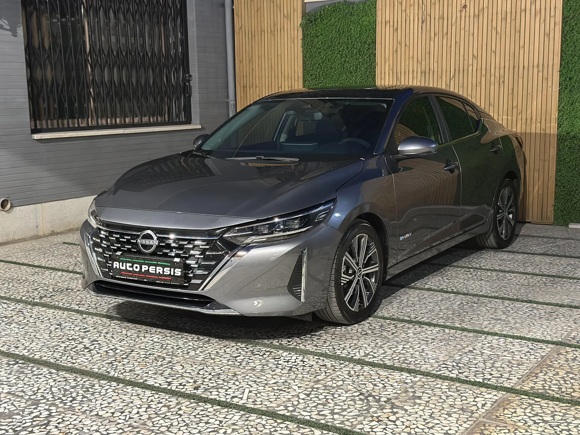 نیسان  سیلفی e-POWER 2