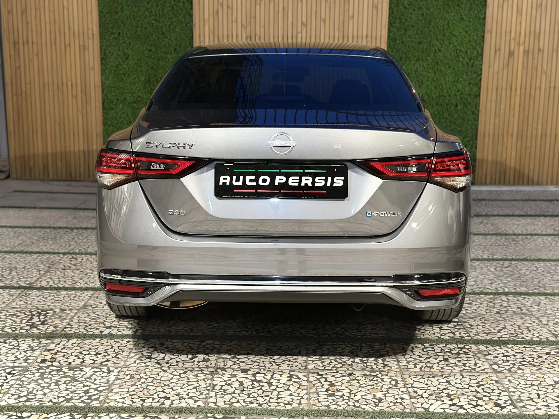 نیسان  سیلفی e-POWER 3