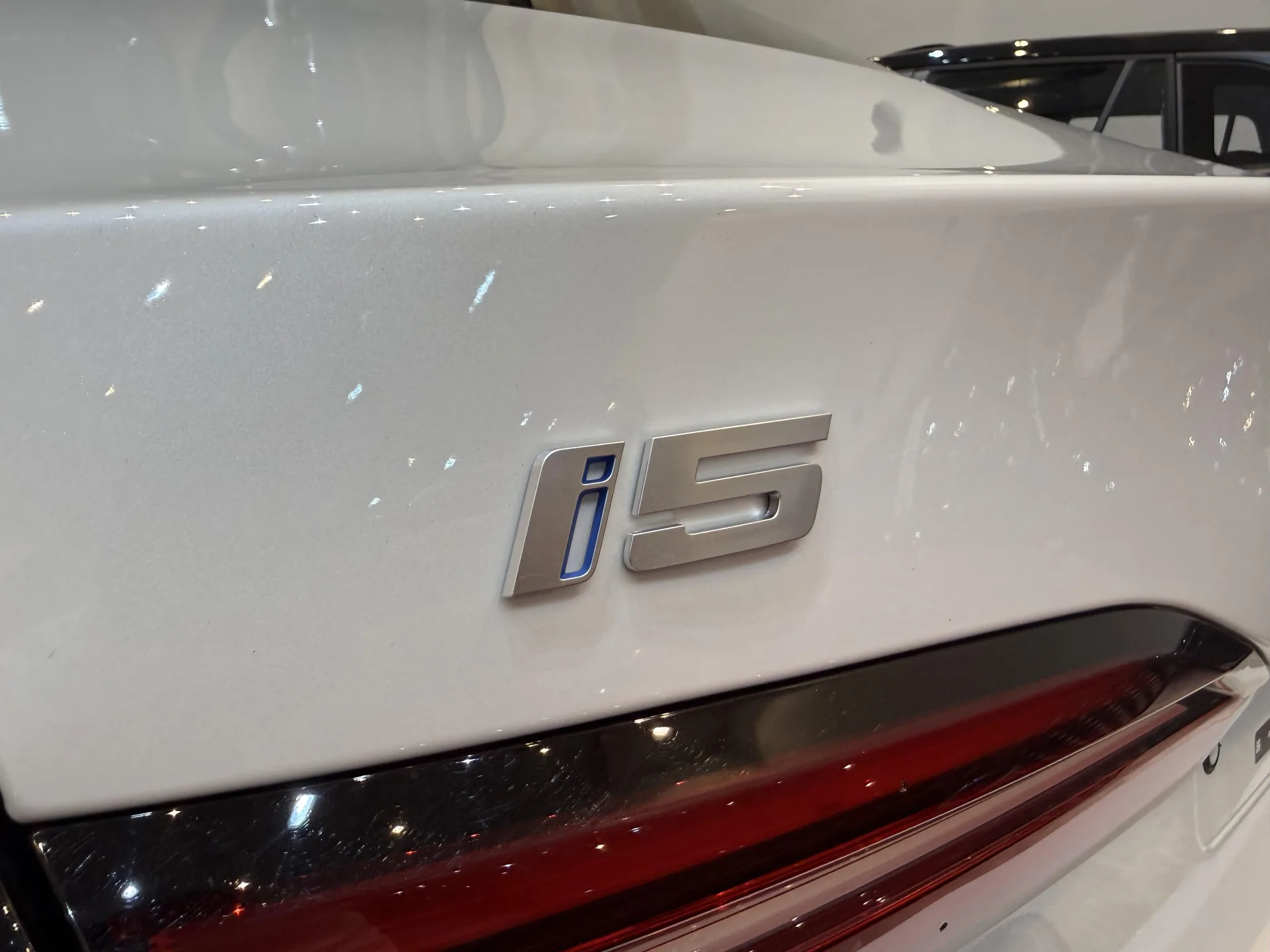 ب ام و  i5 9