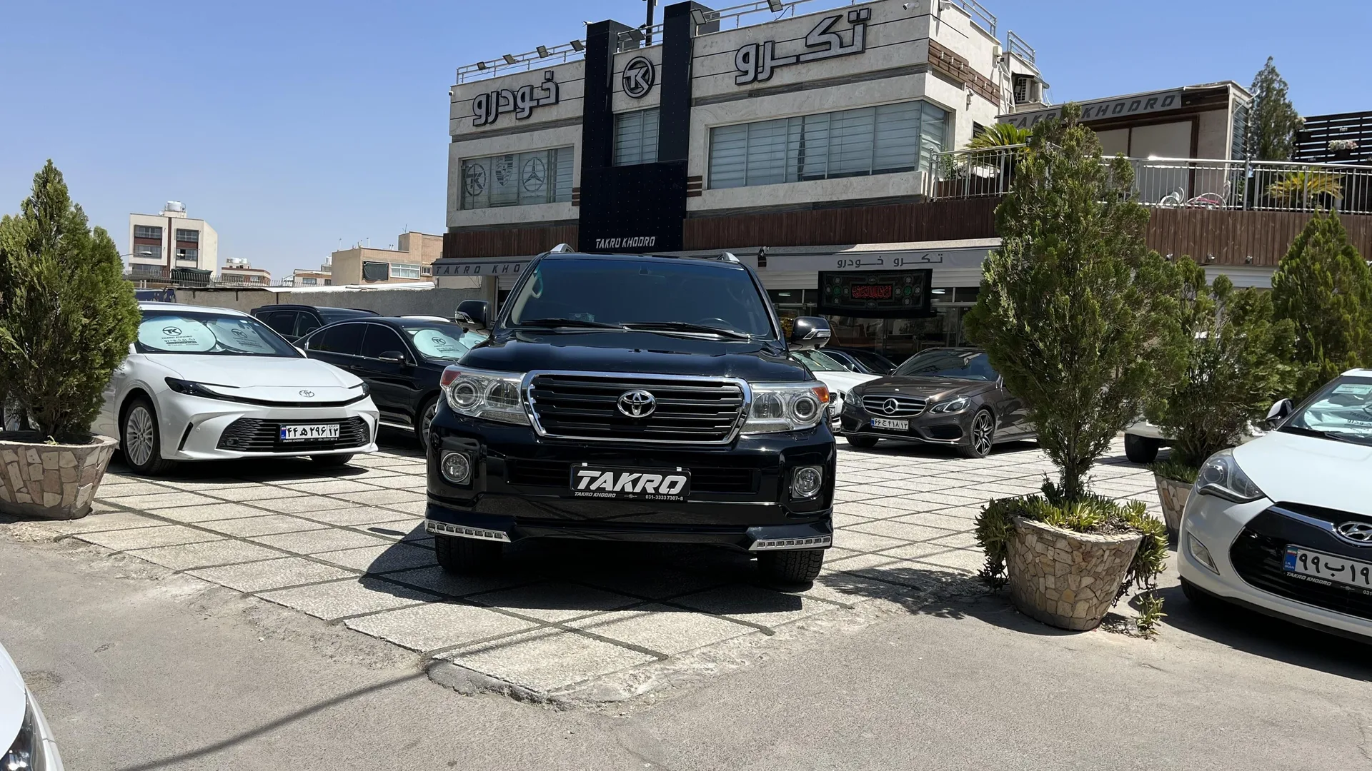 تویوتا لندکروز چهار در