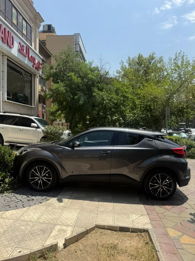 تویوتا  C-HR هیبرید 4