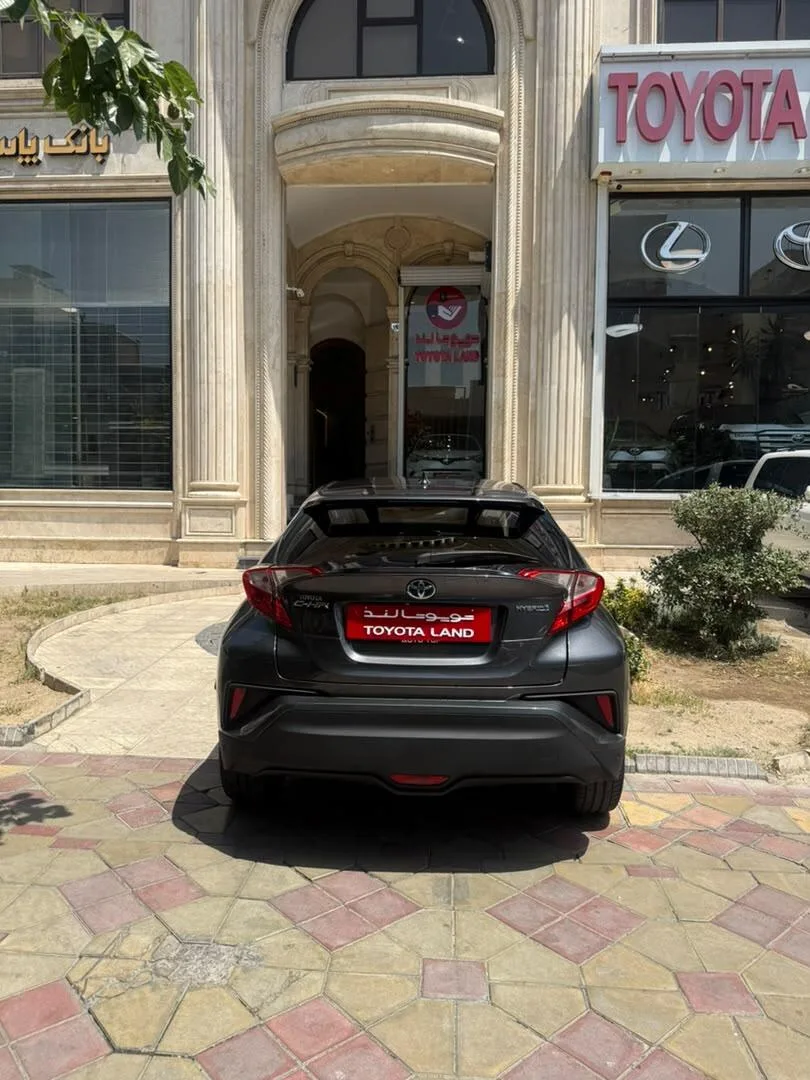 تویوتا  C-HR هیبرید 6