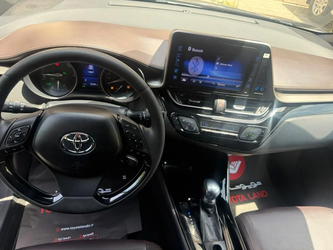 تویوتا  C-HR هیبرید 8