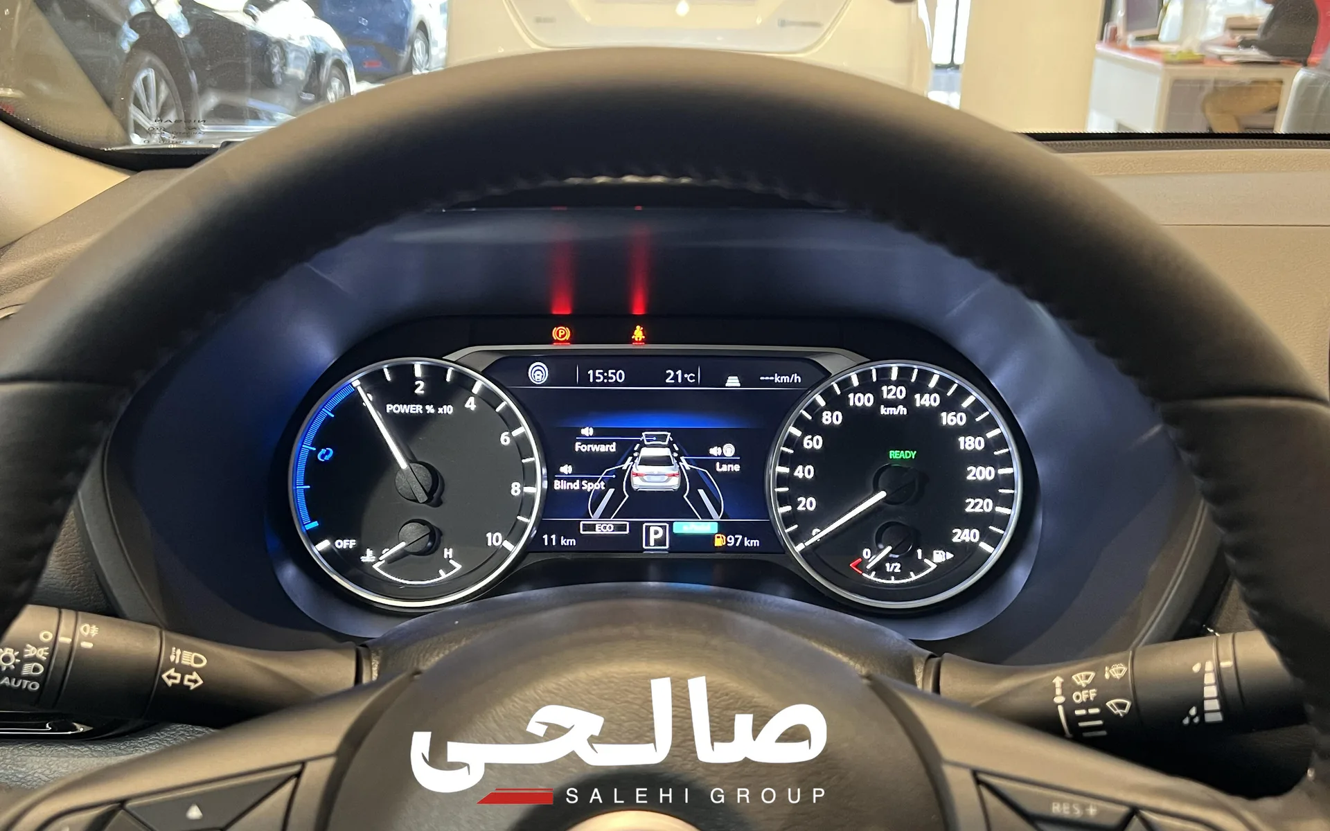 نیسان  سیلفی e-POWER 4