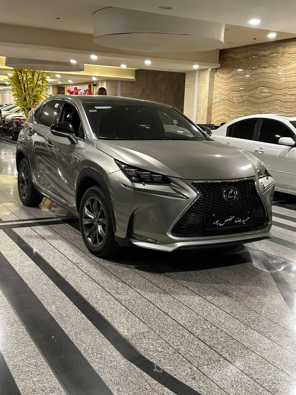 لکسوس  NX