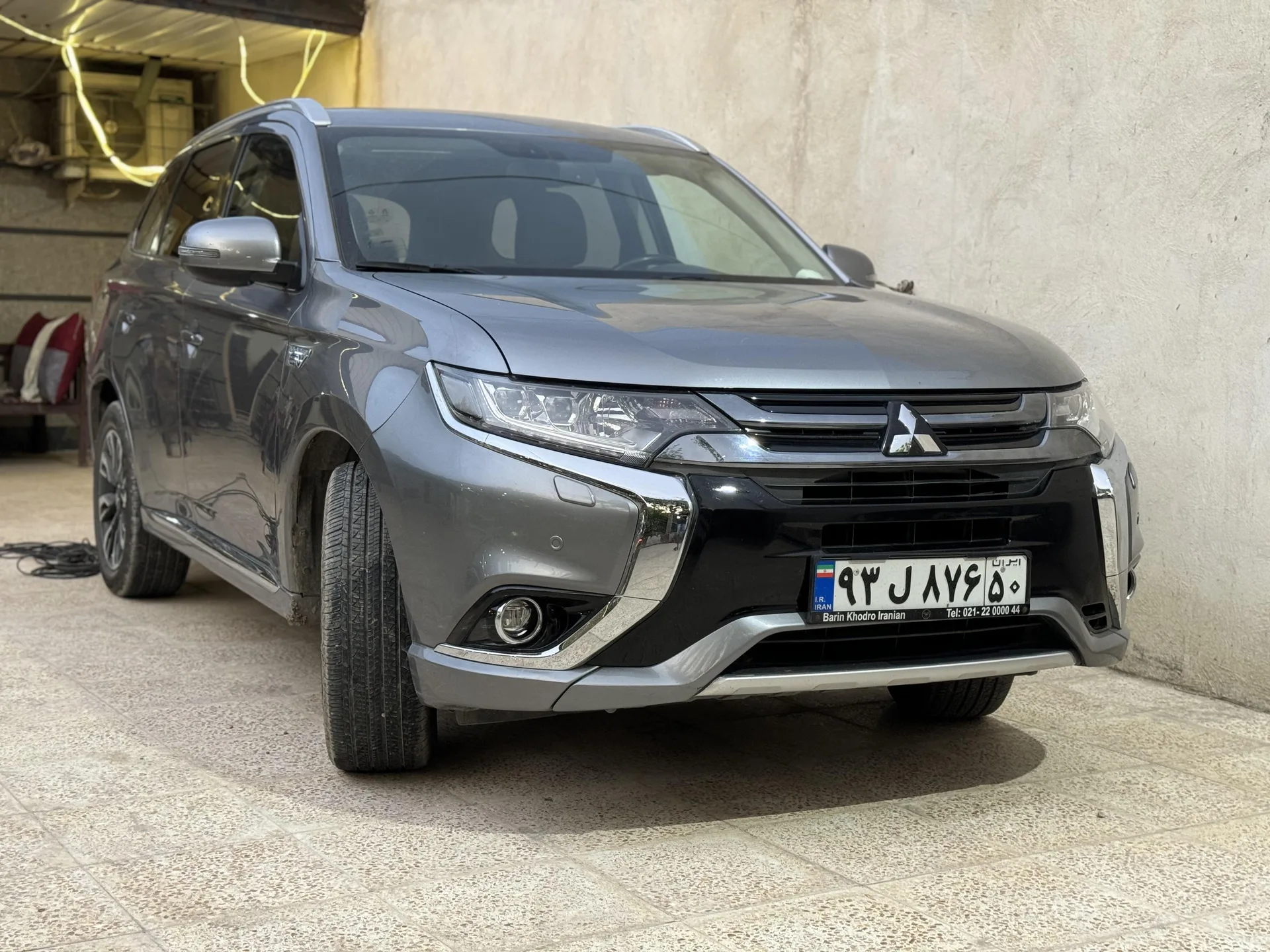 میتسوبیشی اوتلندر PHEV