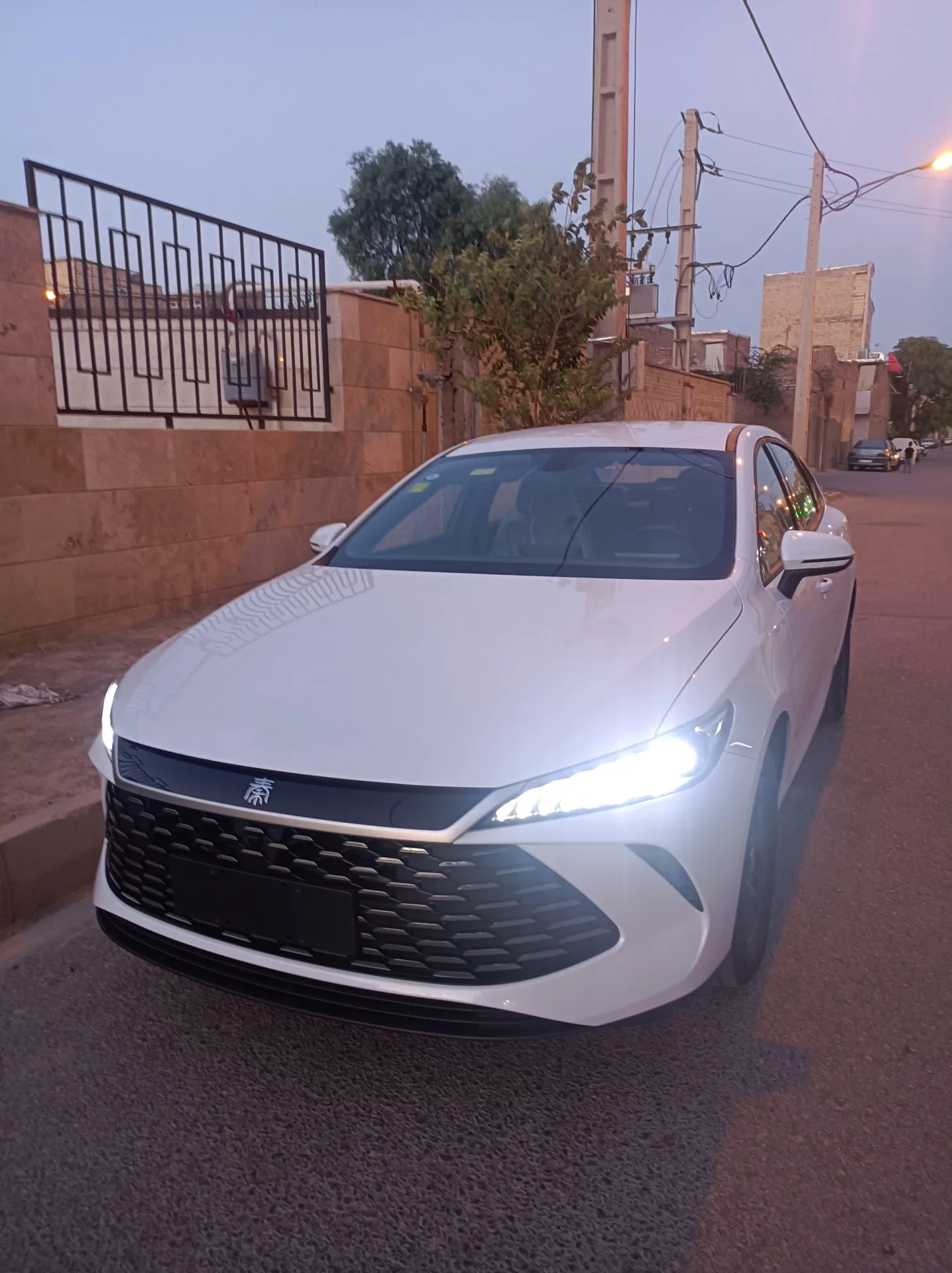 بی وای دی  چین پلاس DMi 3