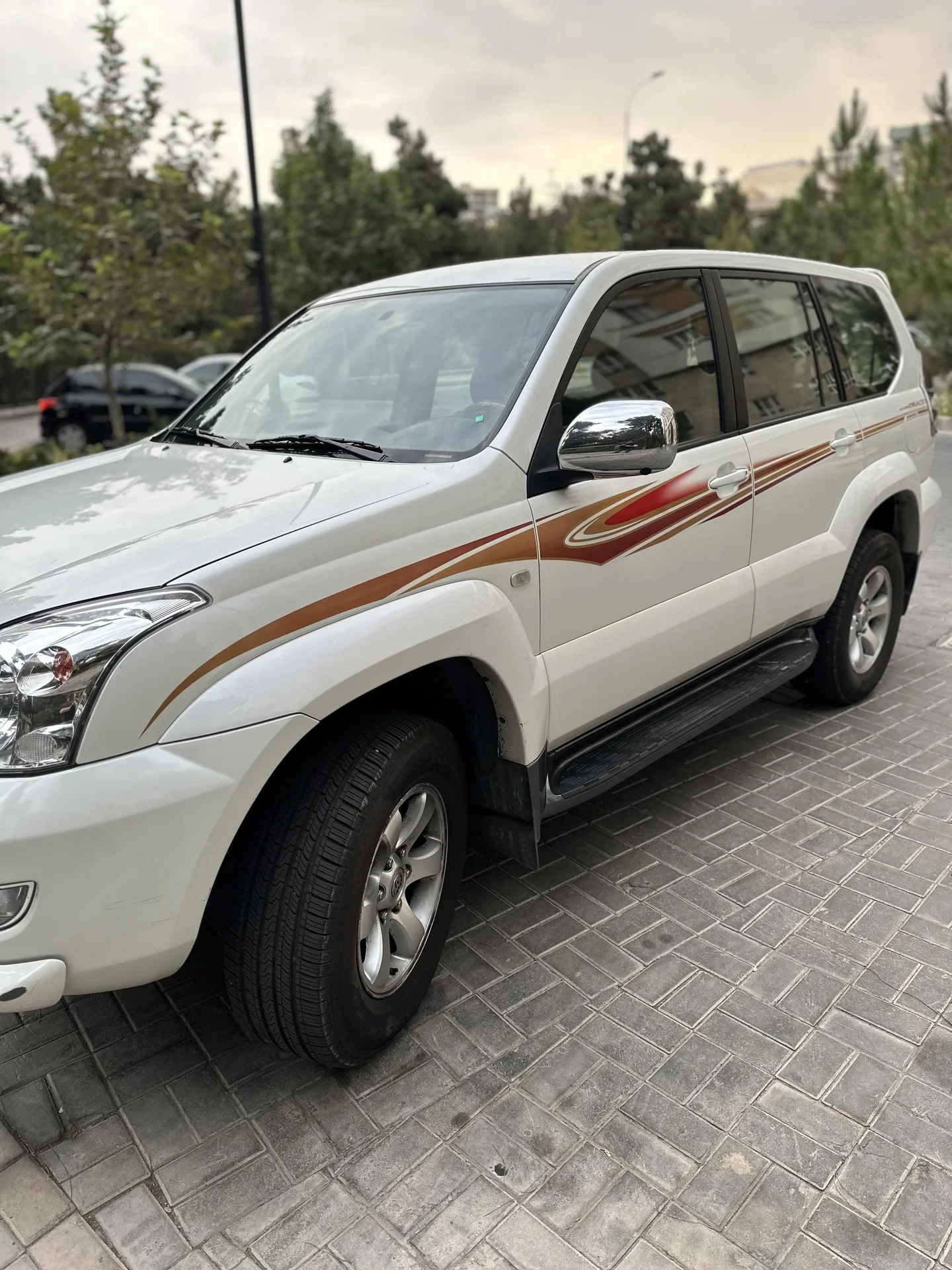 تویوتا  پرادو  چهار در 2
