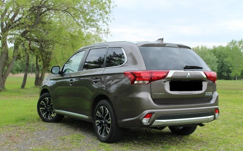 میتسوبیشی اوتلندر PHEV