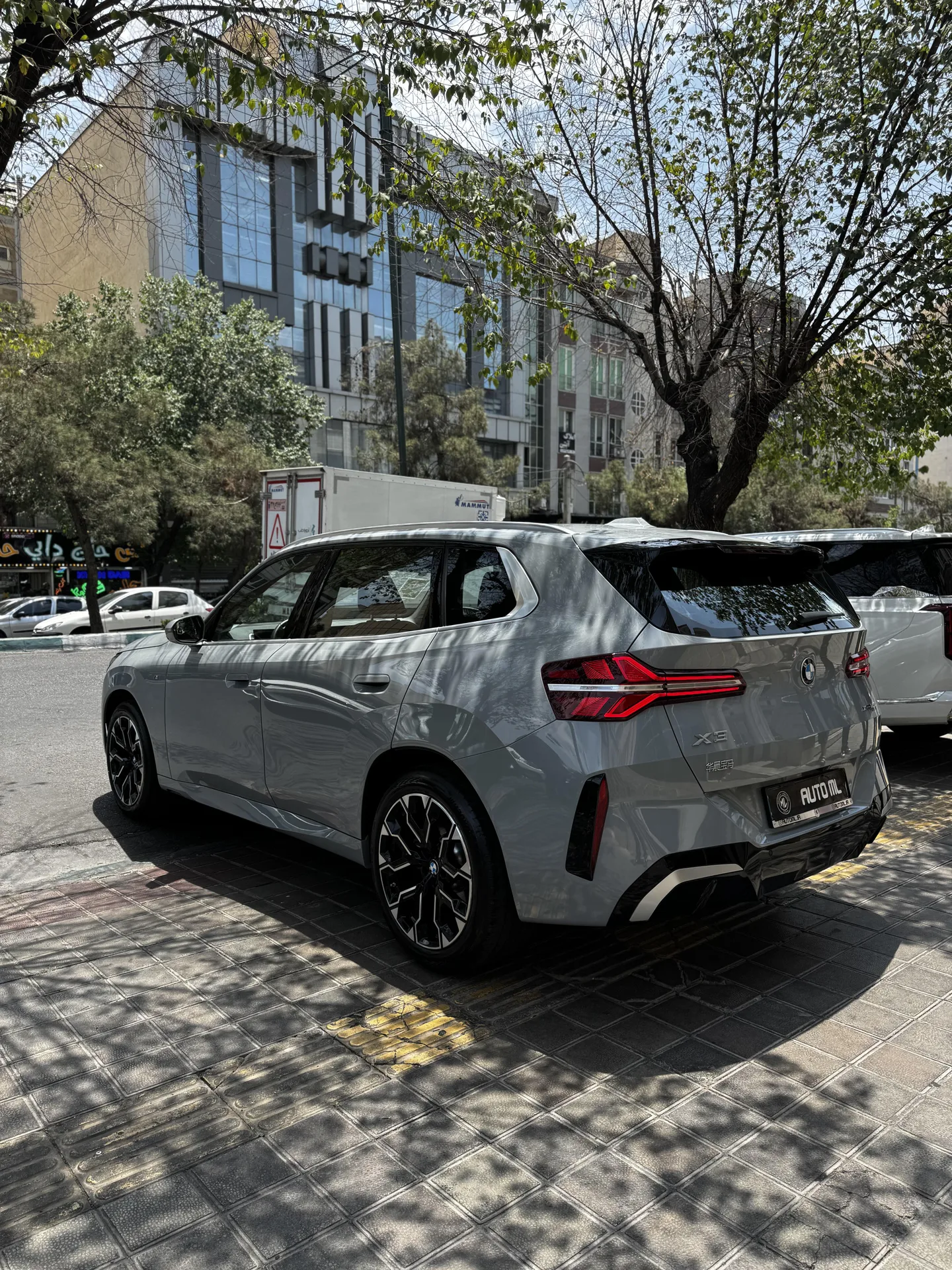 ب ام و  X3 2