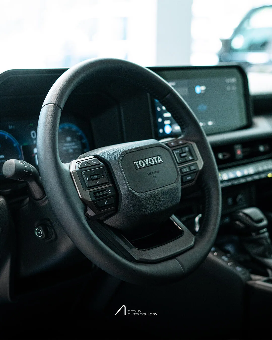 تویوتا  پرادو  چهار در 6