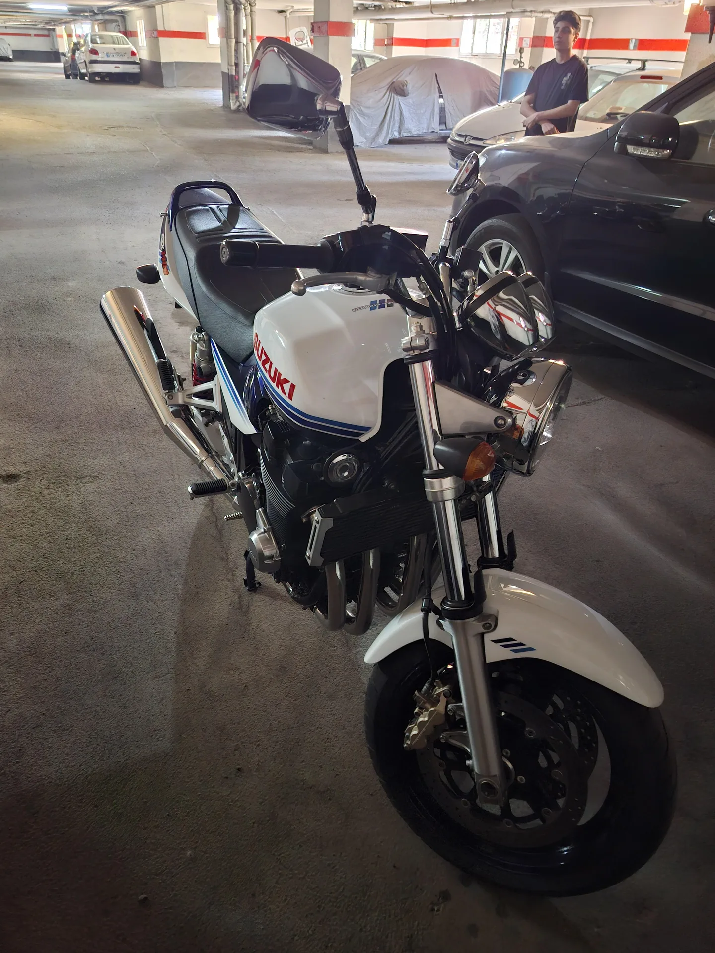 سوزوکی  GSX 1400 2
